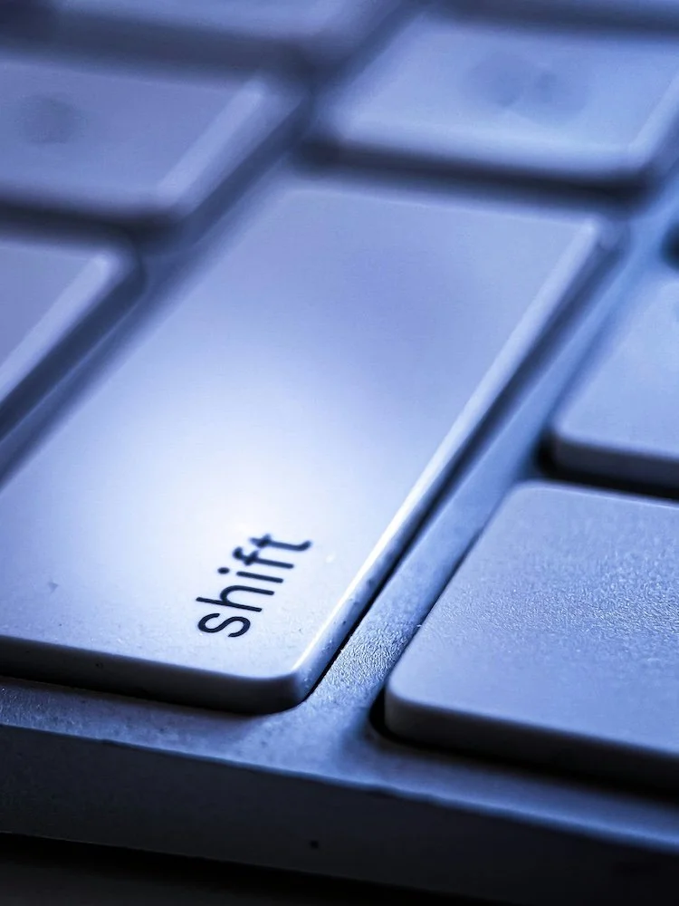 Qualities and mindsets of a good administrative leader