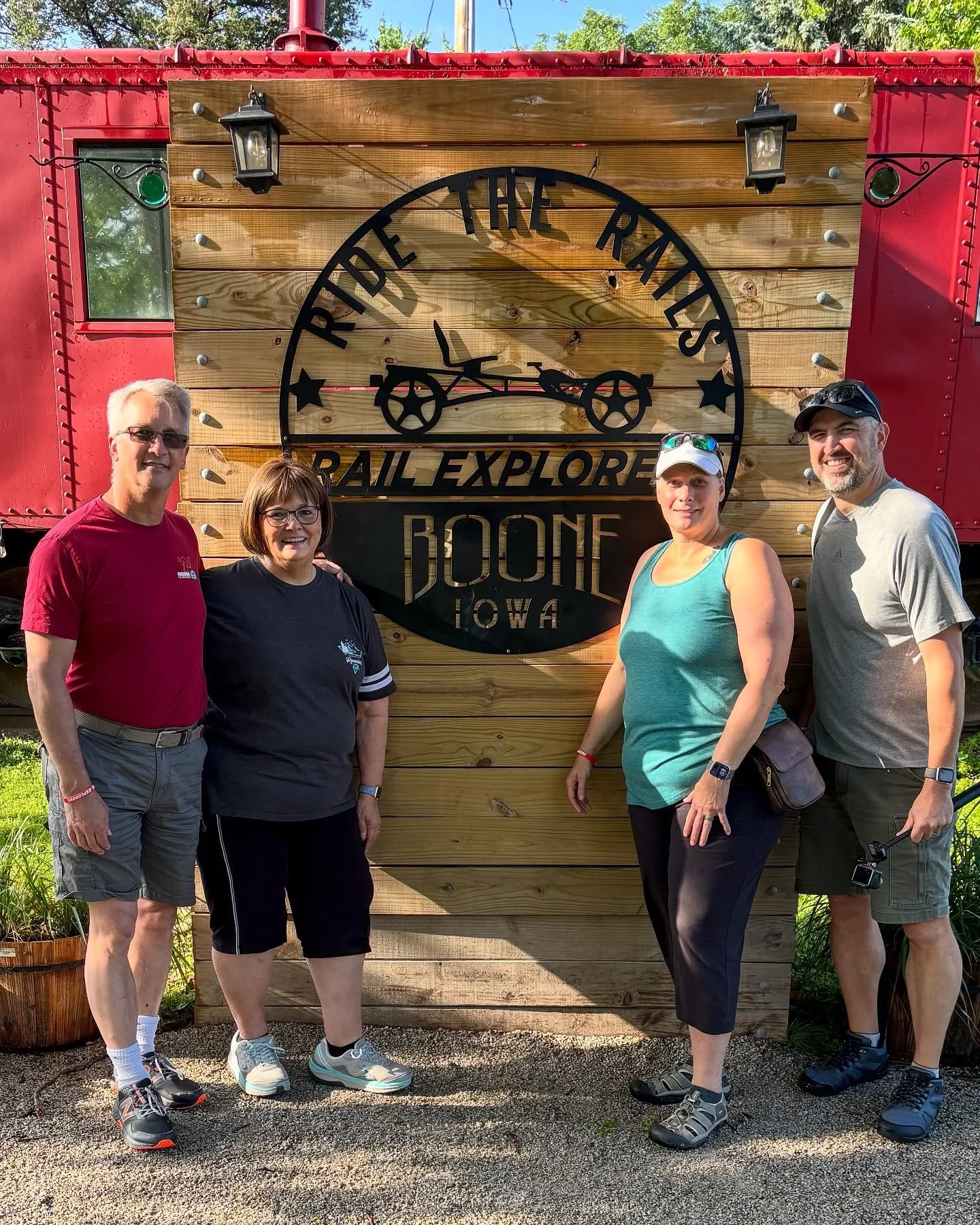 We had a great time earlier this year with Bugs On The Windshield at Rail Explorers in Boone, IA. You can read about it and get the link to the latest video in our blog post. Link in bio!
.
.
.
#outdooradventure #railexplorers #scenicrailway #iowa #m