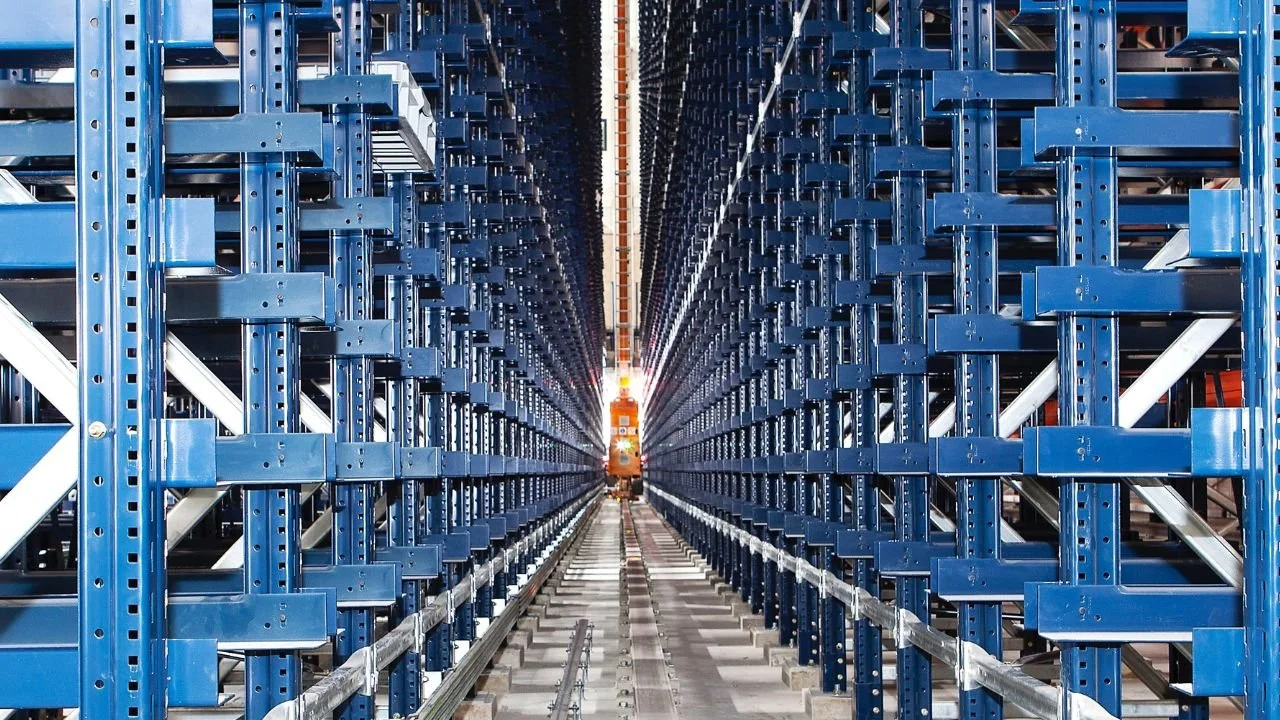 An ASRS system with automated crane