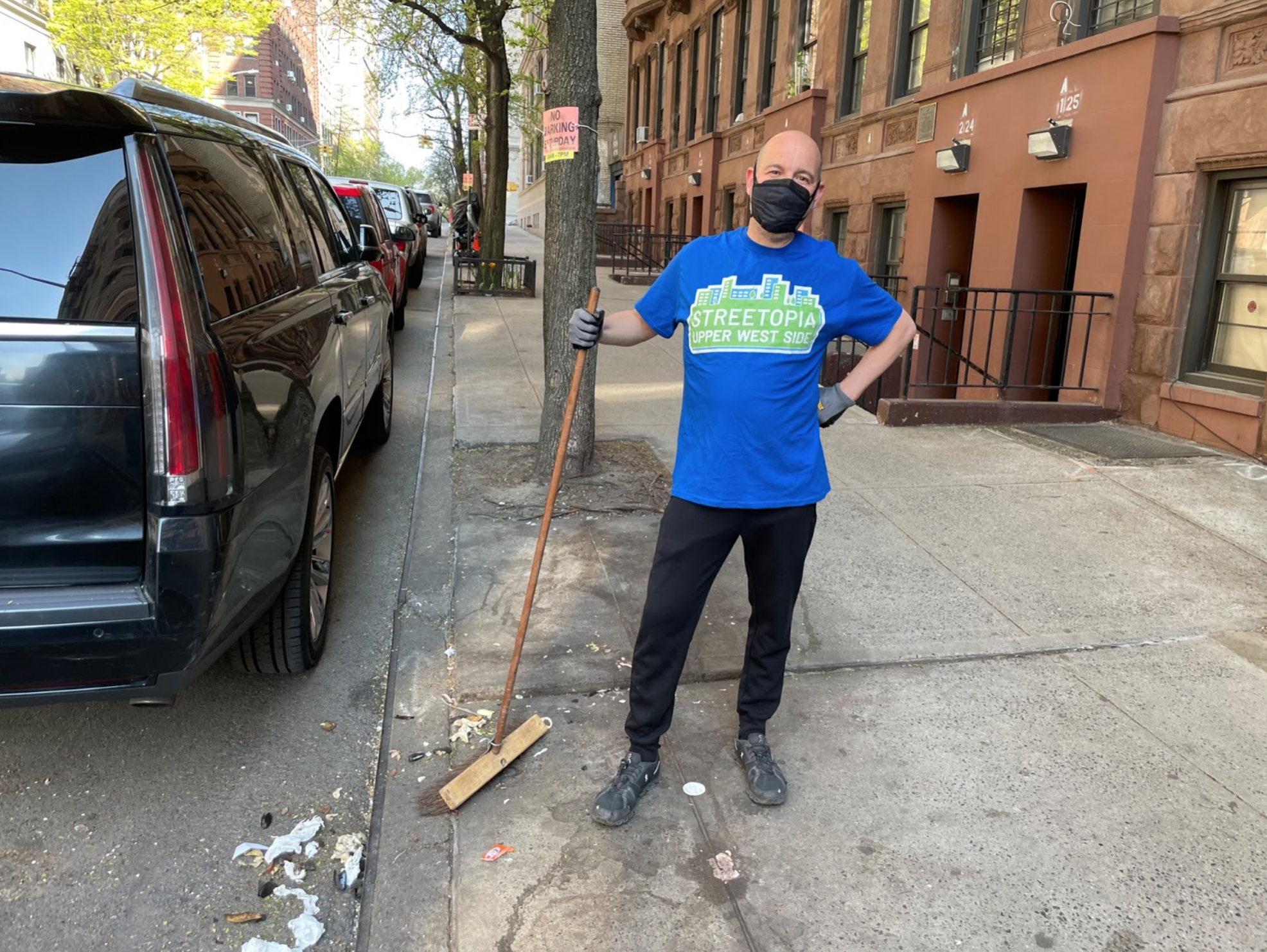 StreetopiaUWS volunteer cleans the streets and sidewalks prior to our #StreetArts103 Earth Day celebration. April 2021. 
