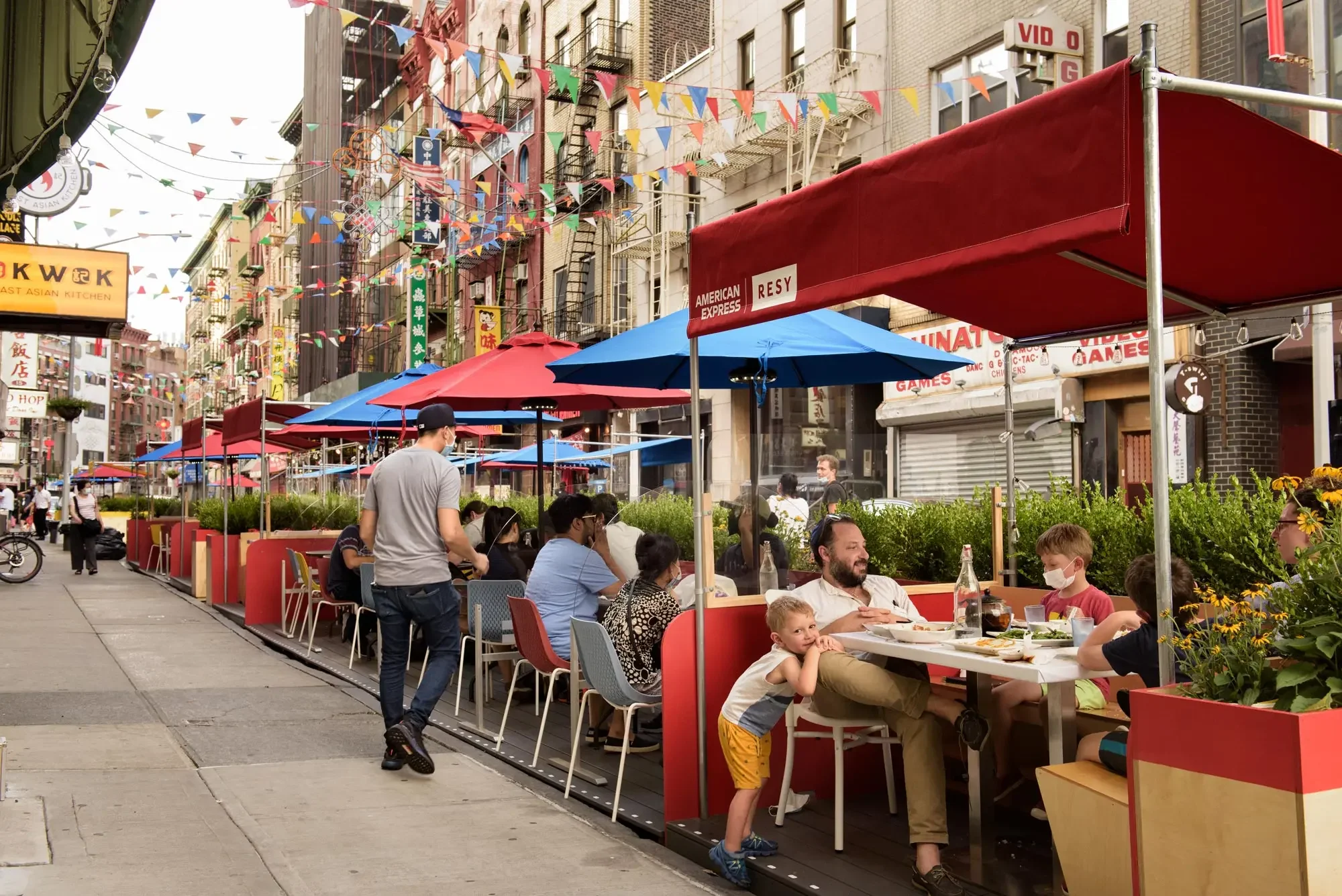 6sqft: Year-round outdoor dining is coming back to NYC