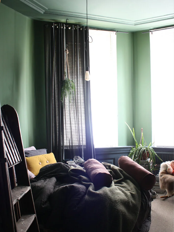 THE+NICE+STUFF+COLLECTOR+INTERIOR+BLOG+INTERIEUR+BLOG+THEO-BERT+POT+NETHERLANDS+HOLLAND+BLOG+BEELD+STAAND+GROEN+SLAAPKAMER_3.jpg
