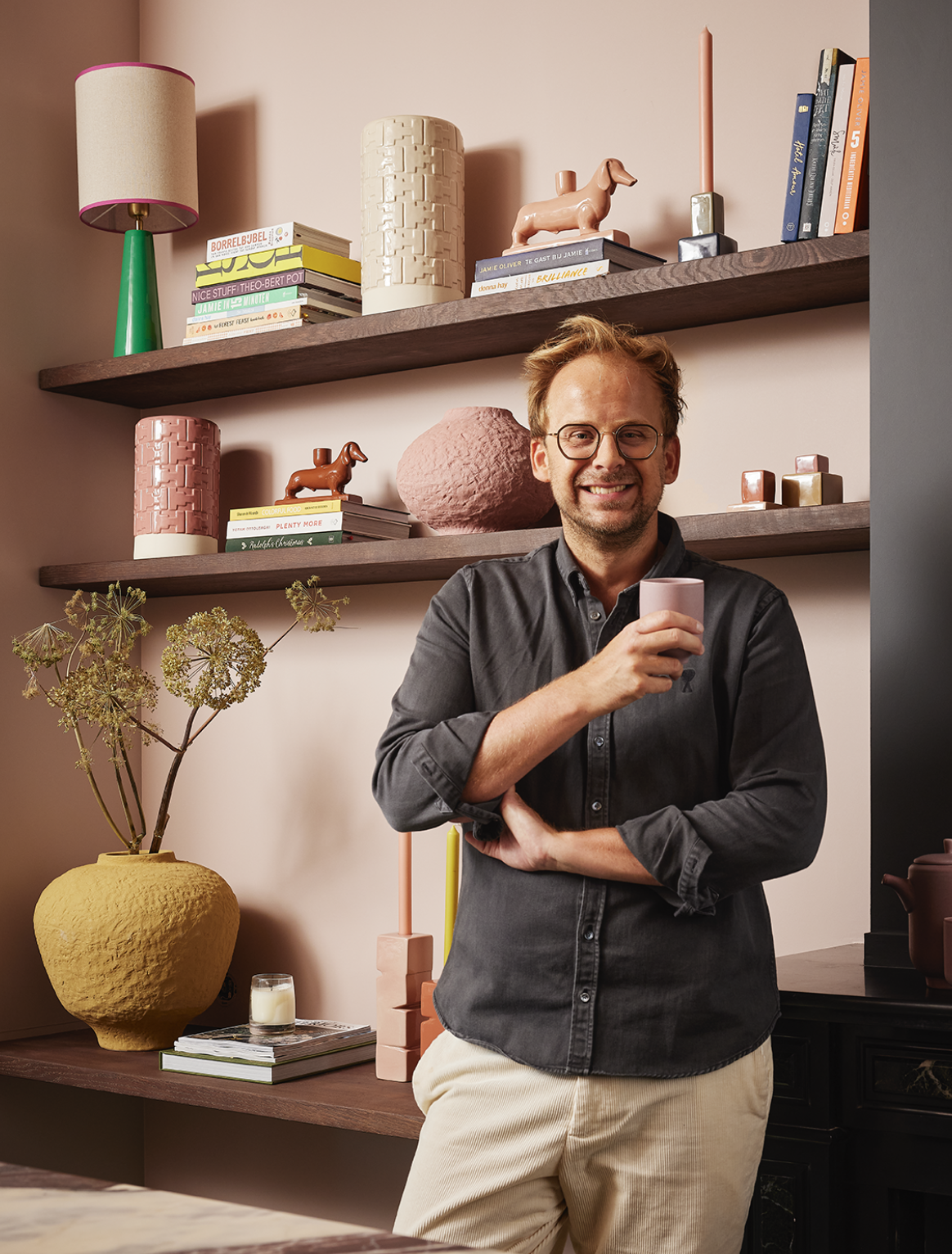 THEO-BERT POT INTERIEURSTYLING INTERIEURONTWERP DEN HAAG COLLECTIE KARWEI AMSTERDAM DEN HAAG ZUID-HOLLAND MEUBELS 2.png