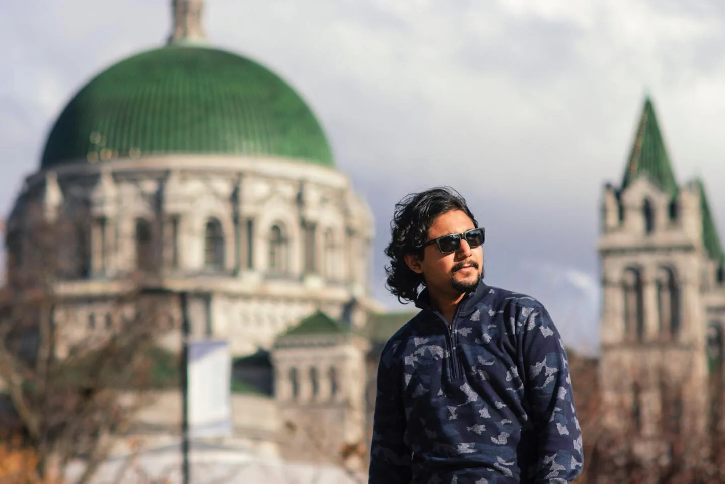 One of those portraits which I definitely wanna share! The light just makes the photo for me! Obviously the beautiful basilica in the background! Just beautiful.
.
Shot on Canon EOS 77D
Rokinon 85mm f/1.4
.
#photography #stlouis #architecture #archit