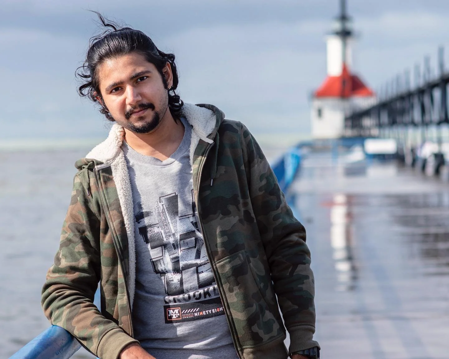 A pretty afternoon at the lighthouse at Tiscornia Park at the quaint town of St. Joseph, Michigan. Quite a lovely Saturday afternoon! Lovely drive to Michigan and the way back through Notre Dame University.
.
Shot on Canon EOS 77D
Rokinon 85mm f/1.4
