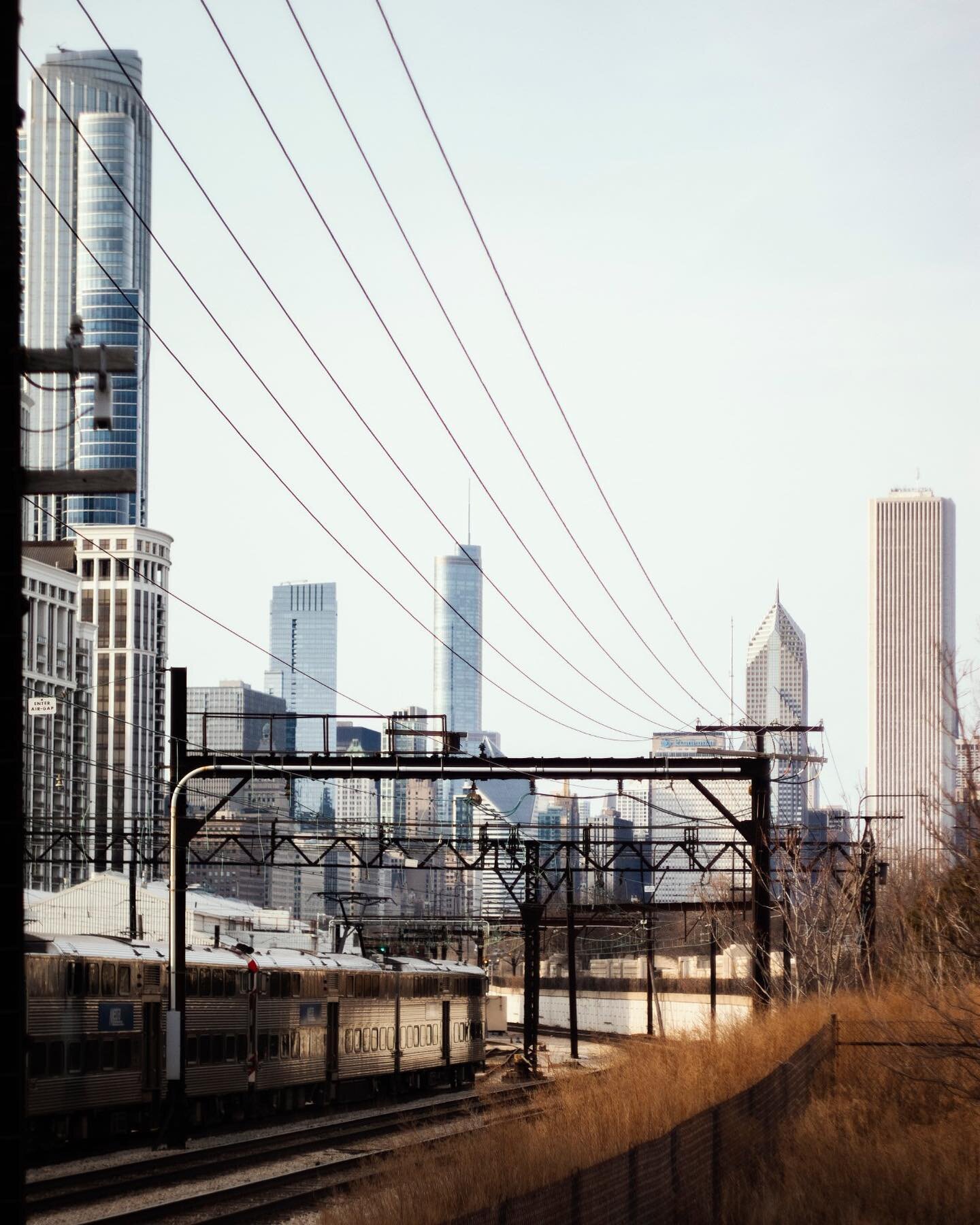 I&rsquo;ll have to say this is kinda my favorite photo from Chicago just because of the amount of layers in the picture. Ranging from the shrubs to the train leading eyes all the way to the skyscrapers.
. 
Shot on Canon EOS 77D
Helios 44-3 58mm f/2
.
