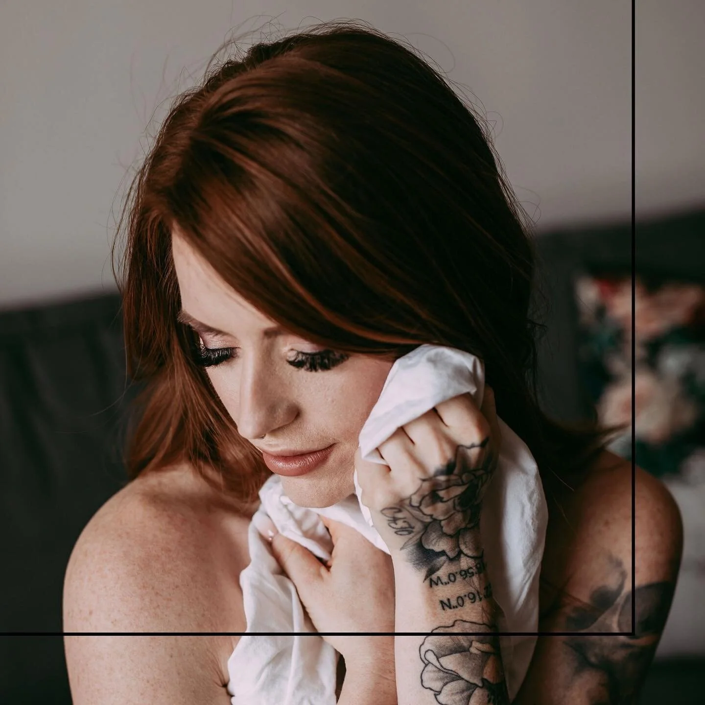 ☁️ moody weather, moody shoot ☁️ 
⠀⠀⠀⠀⠀⠀⠀⠀⠀⠀⠀⠀⠀⠀⠀⠀⠀⠀⠀⠀⠀⠀⠀⠀
This next story is heading into 3 different sultry, sexy, and extremely empowering Boudoir shoots I did with @kreative.real.boudoir and some insanely beautiful, confident women. 
⠀⠀⠀⠀⠀⠀⠀⠀⠀⠀⠀⠀