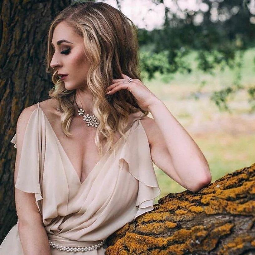 Ultimate Fall Princess Vibe Check✔️👸🏼
⠀⠀⠀⠀⠀⠀⠀⠀⠀⠀⠀⠀
Absolutely loving the defined cheekbones, dark shadows to make those eyes pop and the beautifully, dark lip. 
⠀⠀⠀⠀⠀⠀⠀⠀⠀⠀⠀⠀

⠀⠀⠀⠀⠀⠀⠀⠀⠀⠀⠀⠀
Photographer: @kdp.photos 
Event Staff: @rozeeventsyeg &amp;