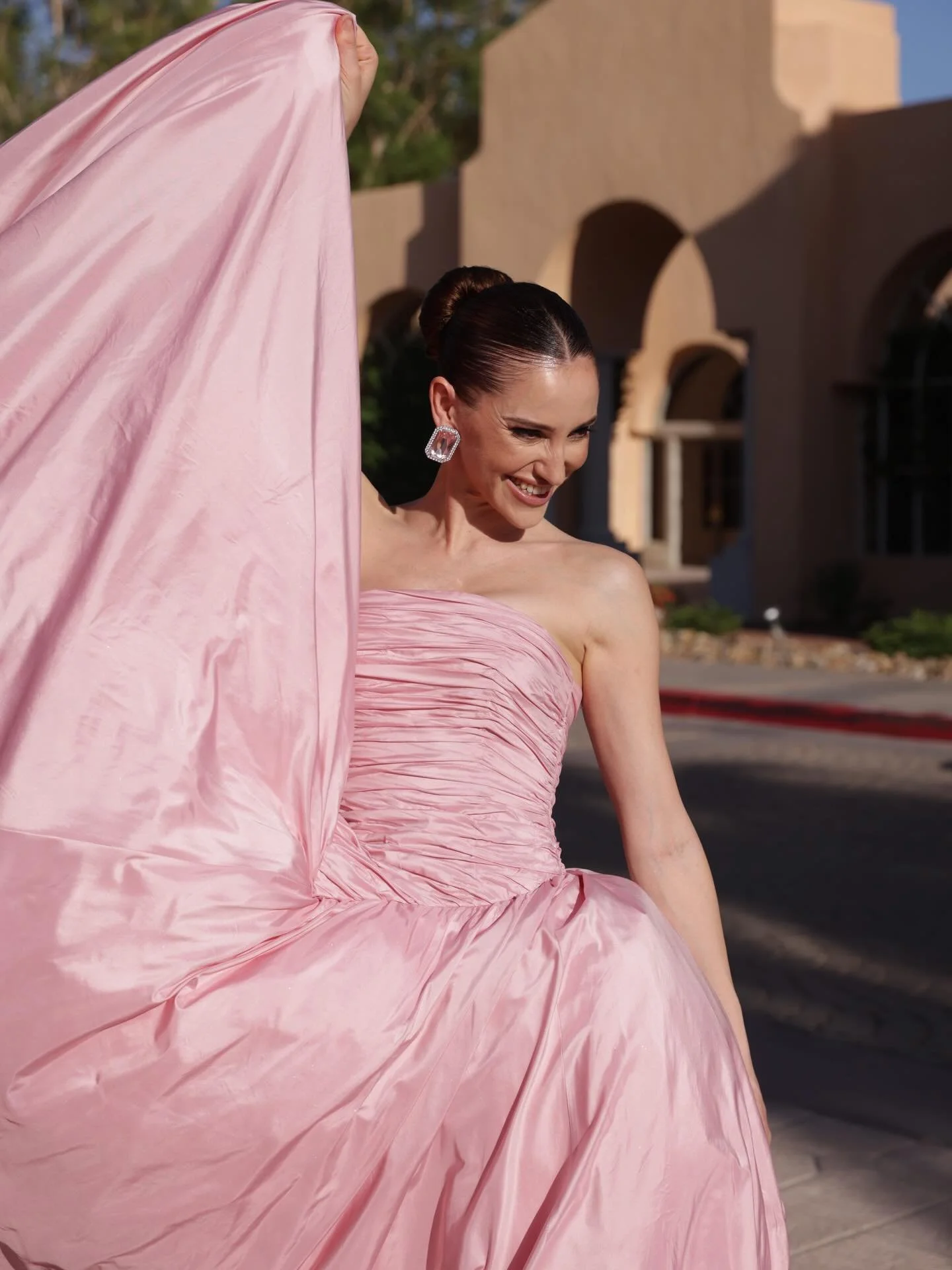 Pausing the Luxe Edit content for a sec ✨ - I&rsquo;m just dreaming of hot summer days today! ☀️ Having the best flashback of styling Mrs New York in Palm Springs last June. 
@mrsglobeofficial @mrscanadaglobe @mrsclassiqueglobe 

#palmspringsstyle #p