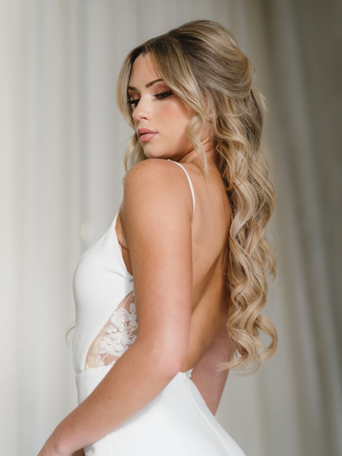 I always say it.. I don&rsquo;t have anyone on my team that I don&rsquo;t trust whole heartedly. They show up and always bring their A game. Way to absolutely nail this look Allison and Shannon 💪🏻 

It was and will always be an honor to style along