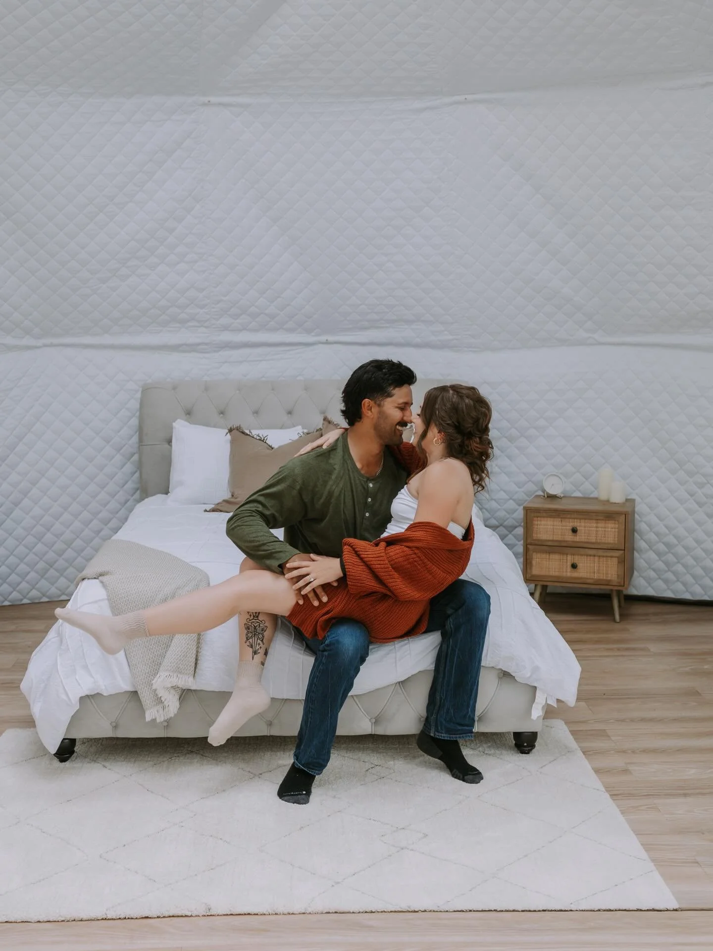 Still so in love with this shoot 🫠 Hair and makeup done by me for a styled shoot at @gardenview.estate! 

Photographer: @songbirdphotography_ 

#yegmakeupartist #edmontonmakeupartist #edmontonhairstylist #yeghair #updohairstyles