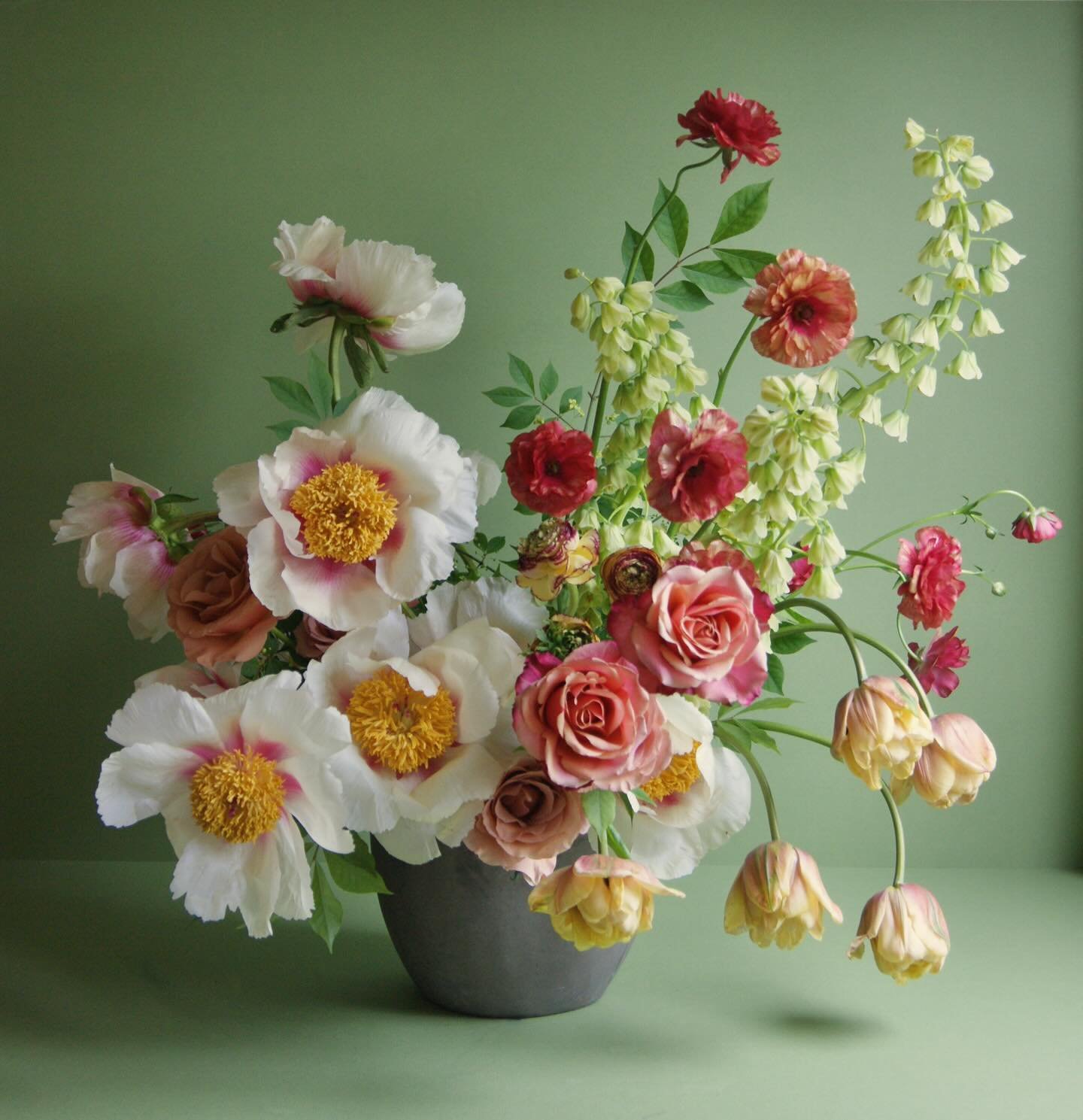 Still not over these peonies&hellip;I don&rsquo;t think I ever will be and I am totally fine with that 😌

#peonies #springflowers #fineartflowers #flowersofinstagram #flowerstagram #floralcenterpiece #floralinspiration #fineartflorist #moodforfloral