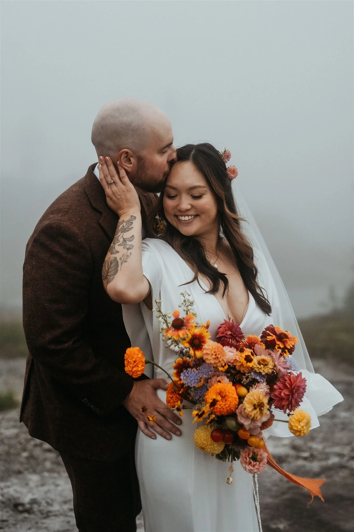 Mt. Baker Elopement with Bright Bridal Bouquet.jpg