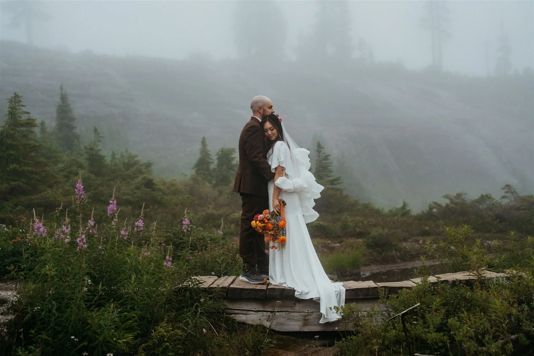 Mt. Baker Elopement with Whimsical Bridal Bouquet.jpg
