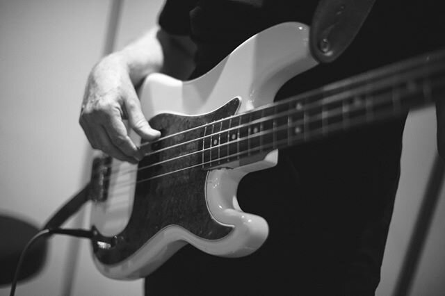 ⁠
A Darkling Shore⁠
Will Cox Album Recording Session by Ian Wallman⁠
@WillCoxMusicUK ⁠
.⁠
.⁠
.⁠
@ianwallman@pro7ectmusic@evolutionstudiosoxford#willcoxmusicuk#singersongwriter#ukmusic#blues#rock#neoclassic#folk#strings#pro7ect#ianwallman#lisafitz#ada