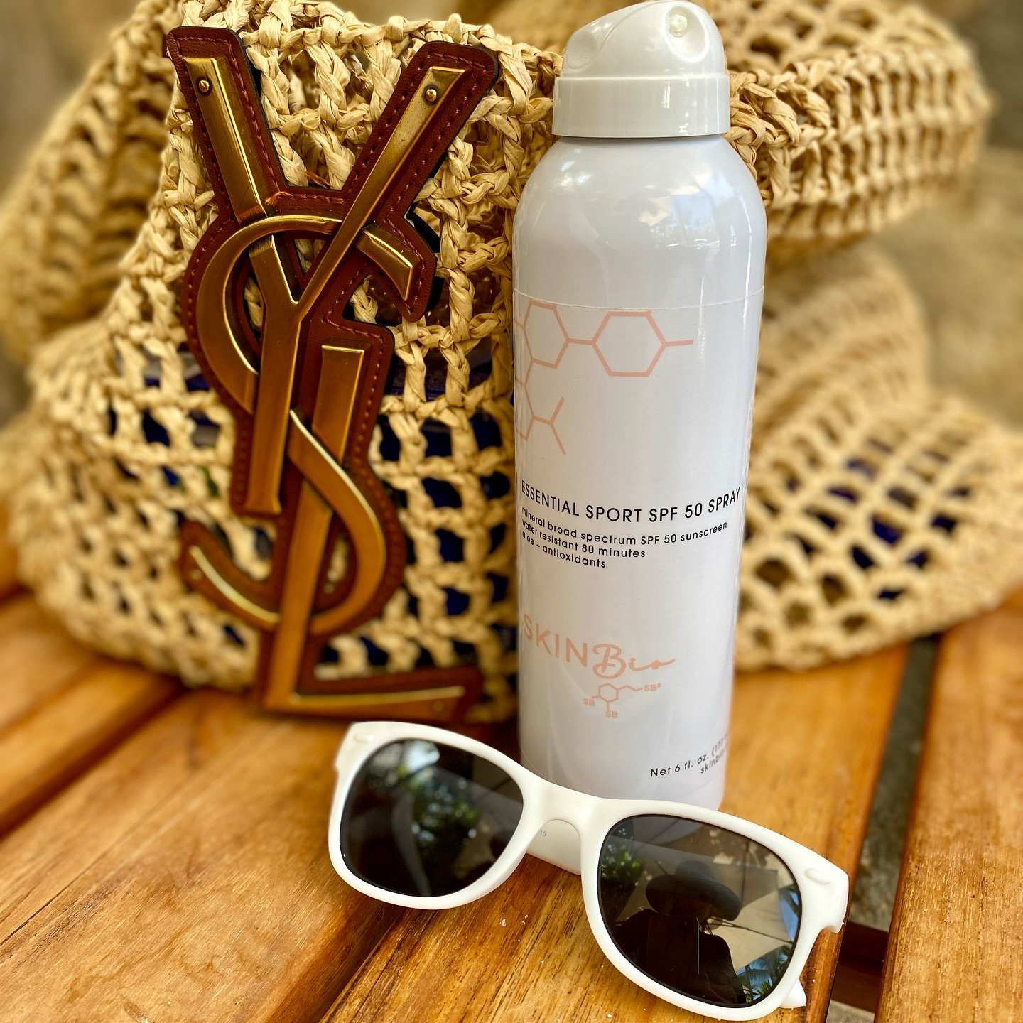 Pool Essentials!☀️
🧴Essential Sport SPF 50 Spray
mineral broad spectrum SPF 50 sunscreen 
water resistant 80 minutes
aloe + antioxidants