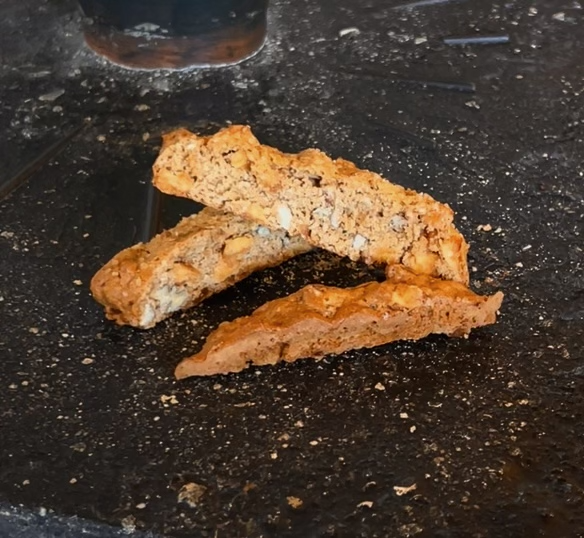 Apple Pecan Biscotti .png