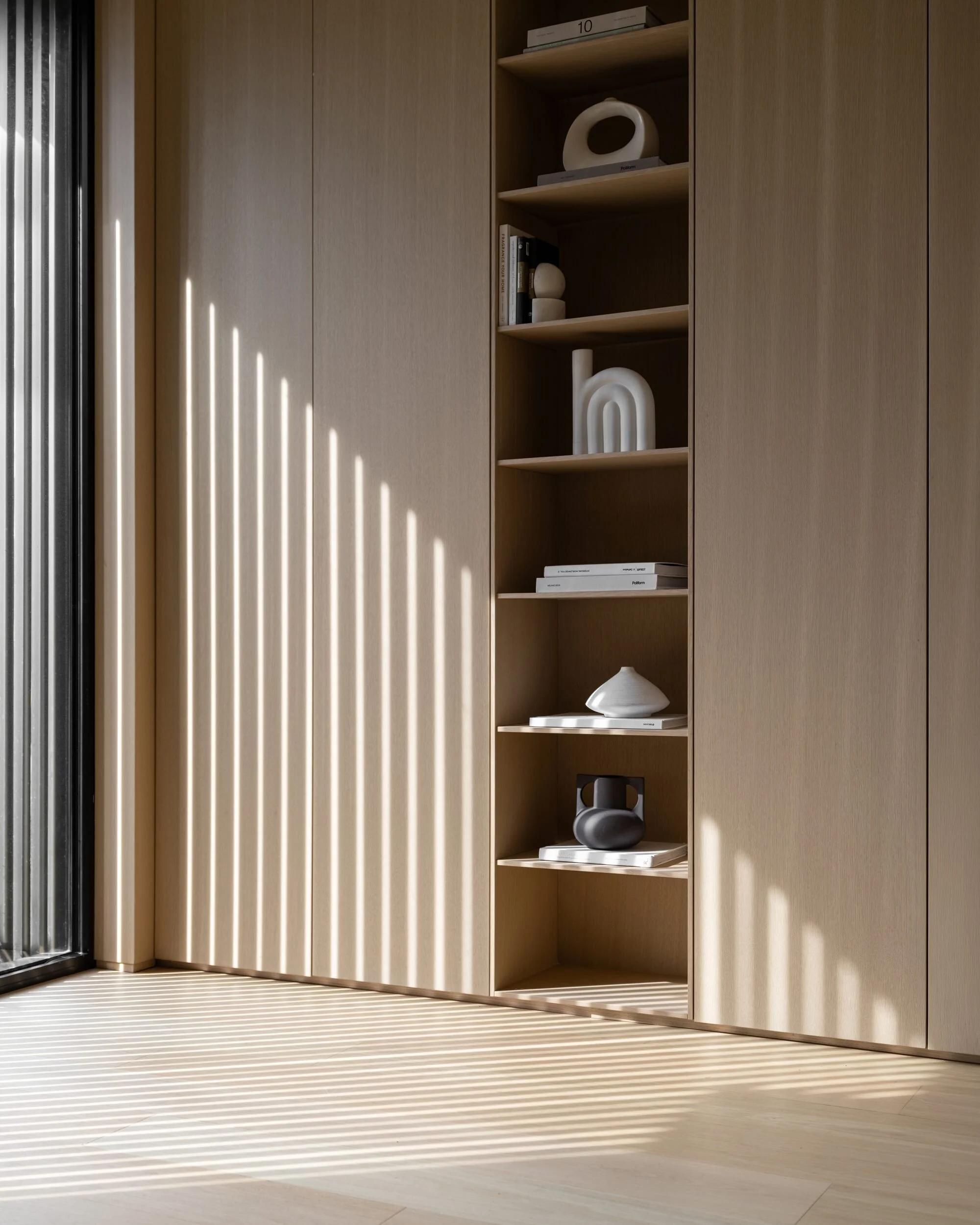 protopia-montclair-residence-forest-hill-toronto-oak-millwork-shelving.jpg