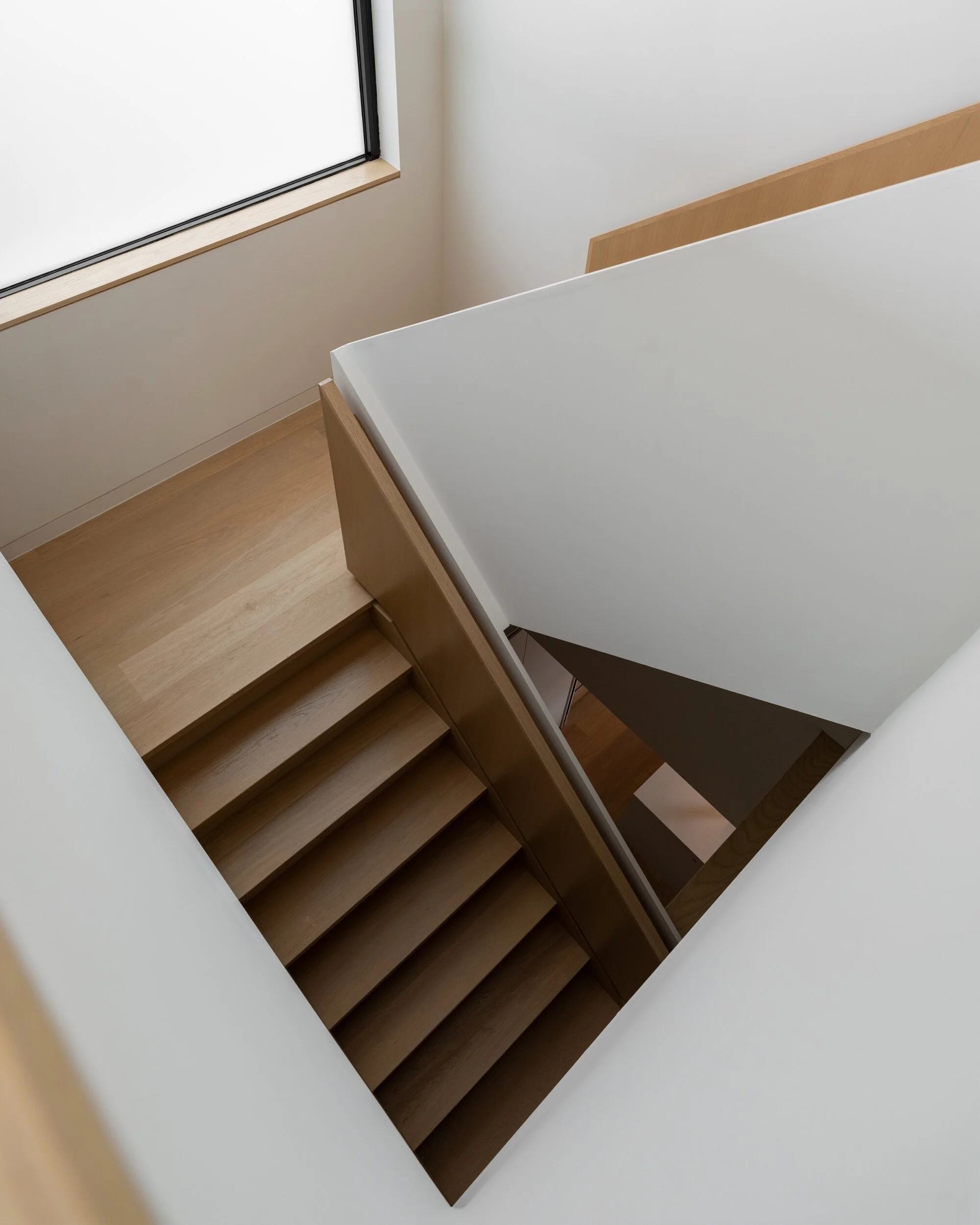 protopia-montclair-residence-forest-hill-toronto-oak-staircase-top.jpg