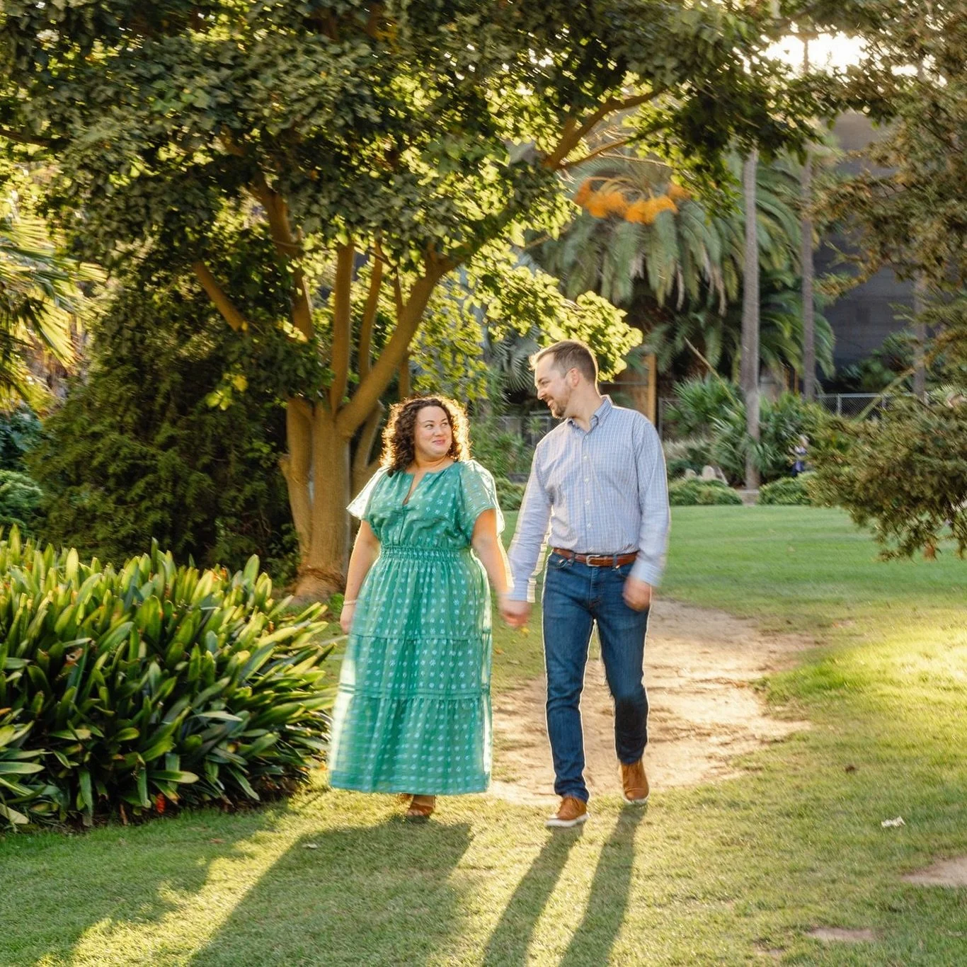 Wedding season is winding down but my fav, engagement season is picking up ☺️. Love getting the chance to get to know my couples before their big day and hear their stories and background. 

Cant wait for Grace &amp; George to tie the knot next year 