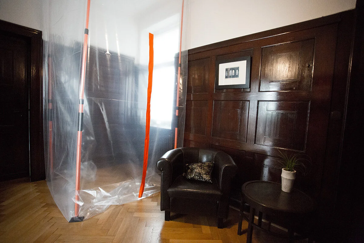 heywall-photo01b.jpg