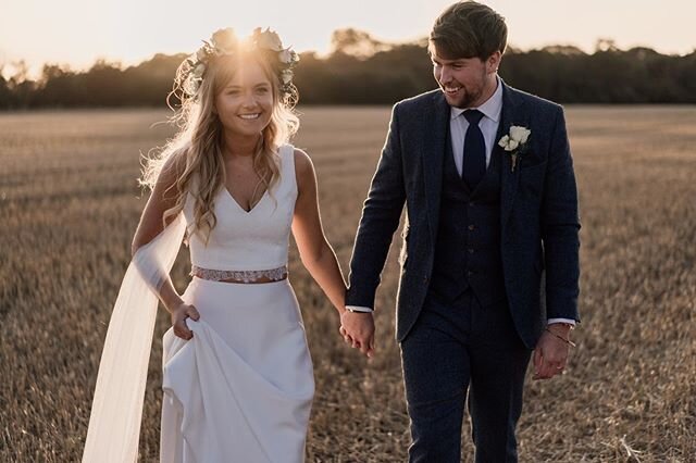 THAT LOOK // Seriously when we capture a Groom looking at his new Bride like this we know we have that perfect moment.
.
Laura + Lee and their Wild World was a stunning day it was hard to pick a favourite from this golden hour shoot.
.
Congrats again