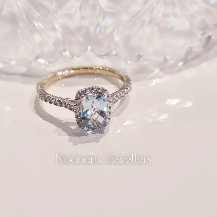 Noonan's really are your diamond 💎 destination. 
#diamonddestination #diamonds #diamondring #engagementring #engagementgoals #bridal #bridaljewellery #sayyes #cobramjeweller #noonansshowcasejewellers #cobram