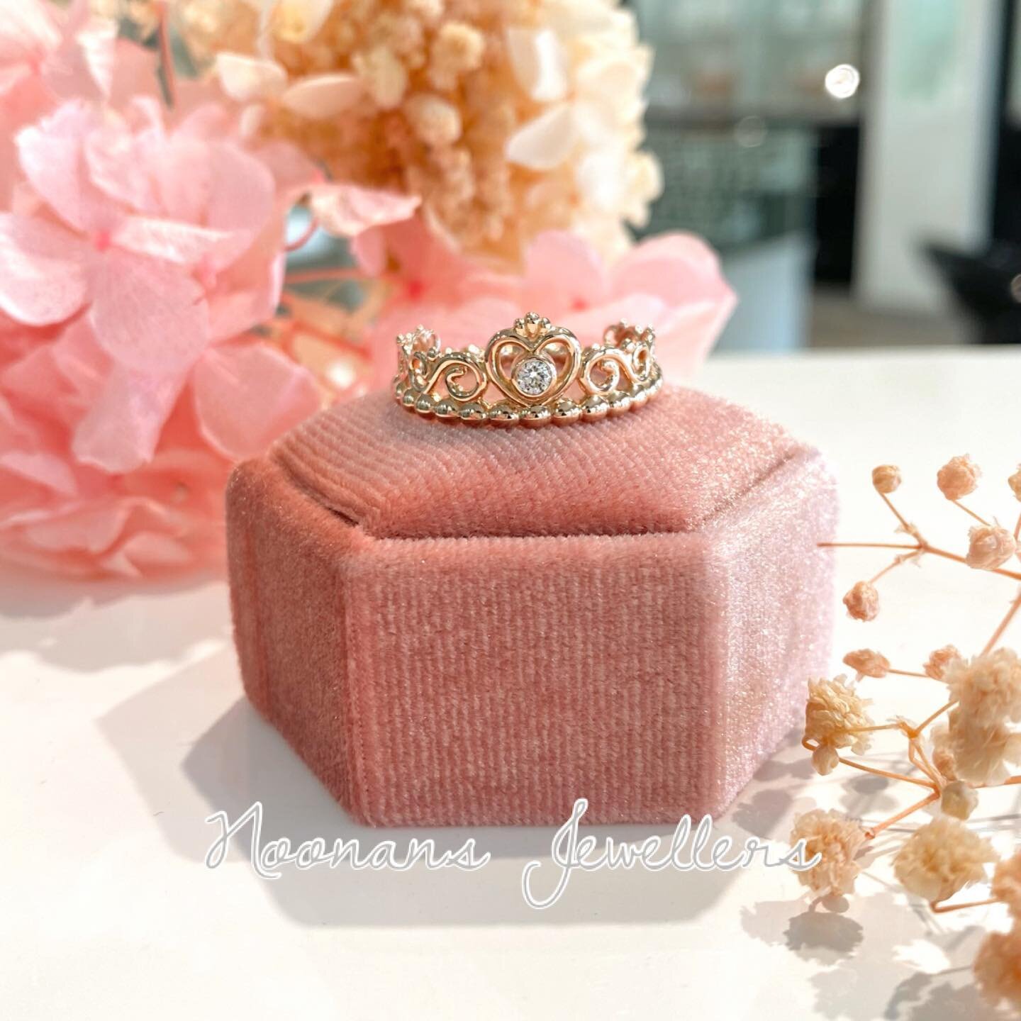 Elevate your everyday look with some stunning Pandora Rose! 🌸💖

&bull;
#jewelry #jewellery #australianjeweller #smallbusiness #australiansmallbusiness #shopsmall #shoplocal #pandora #pandoraring #pandorarose #rosegold #rosegoldring #fashioninspo #b