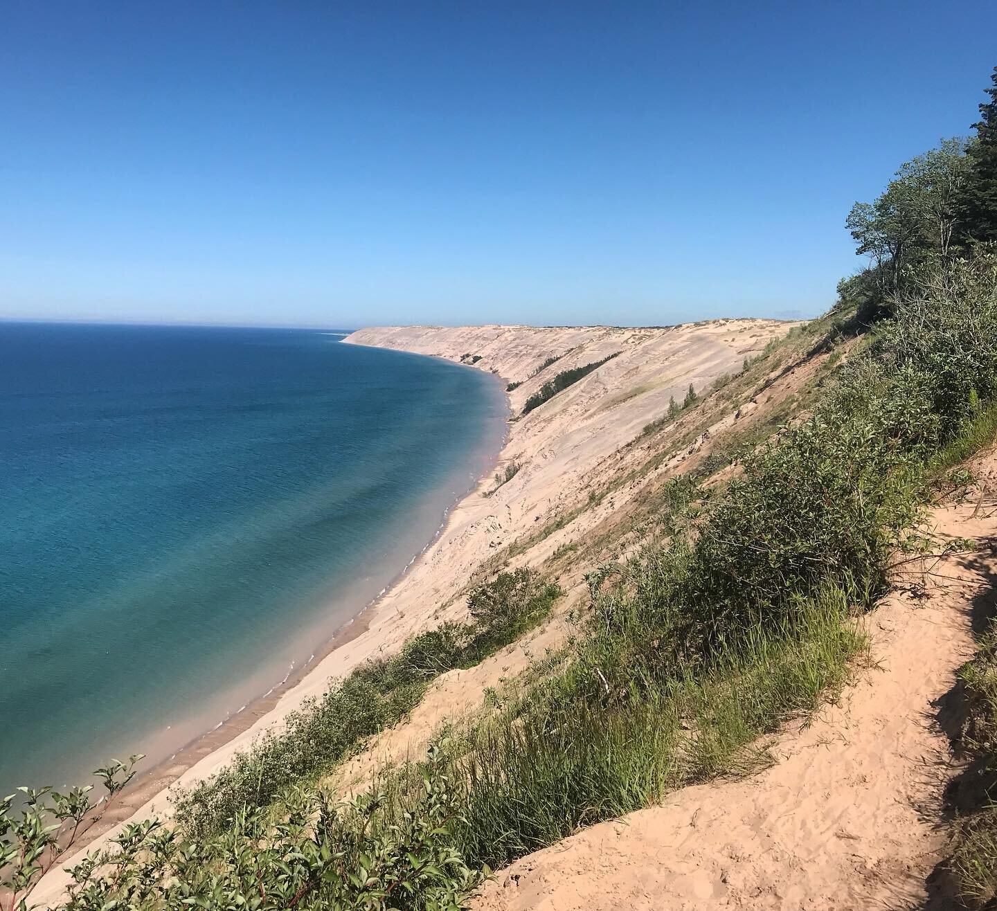Like if you enjoy sand between your toes, comment if you are missing having sand in your pants.  Please be specific in your comments.  Ok? #12milebeach #PicturedRocks #SandyBeach #Beach #beachlife #beachvibes #lakeshore #greatlakes #lakesuperior #pic