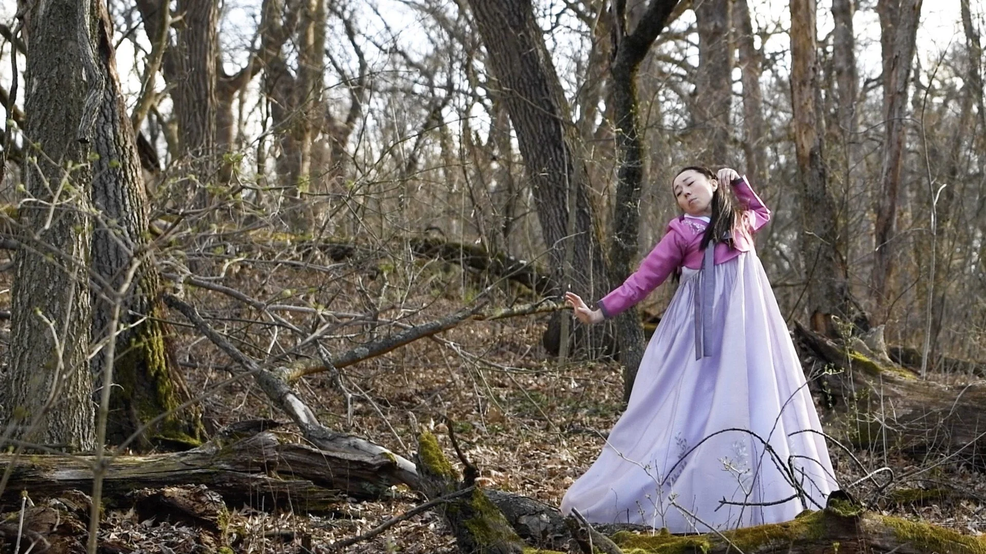 Photo 3 Provenance_A_Letter_to_My_Daughter_in_hanbok.jpg