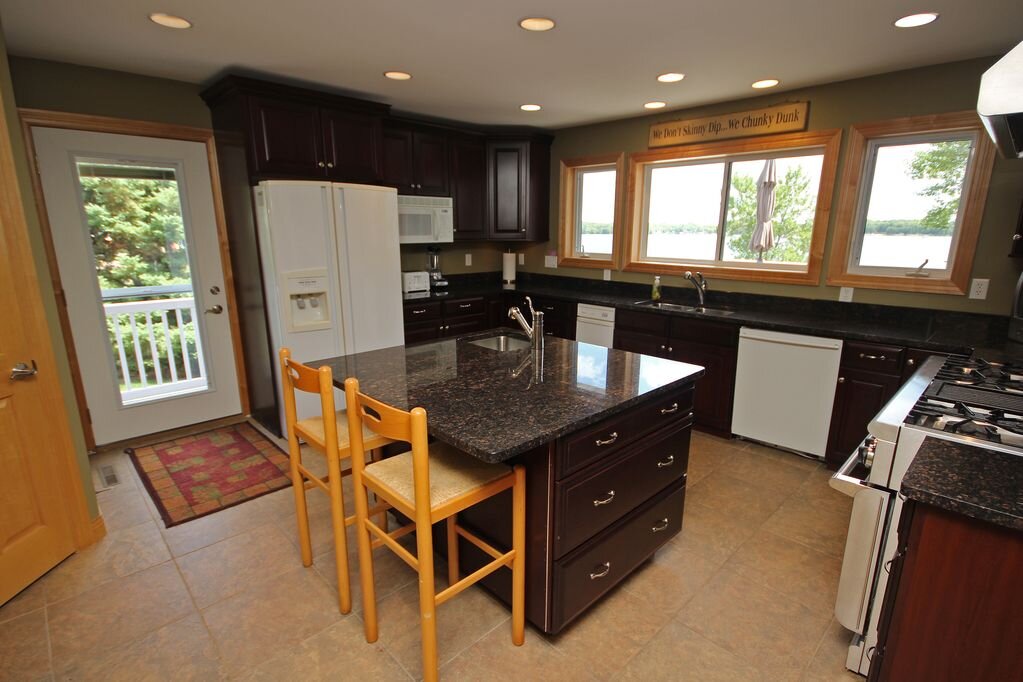 gourmet_kitchen_chateau_for_rent_alexandria_minnesota.jpg