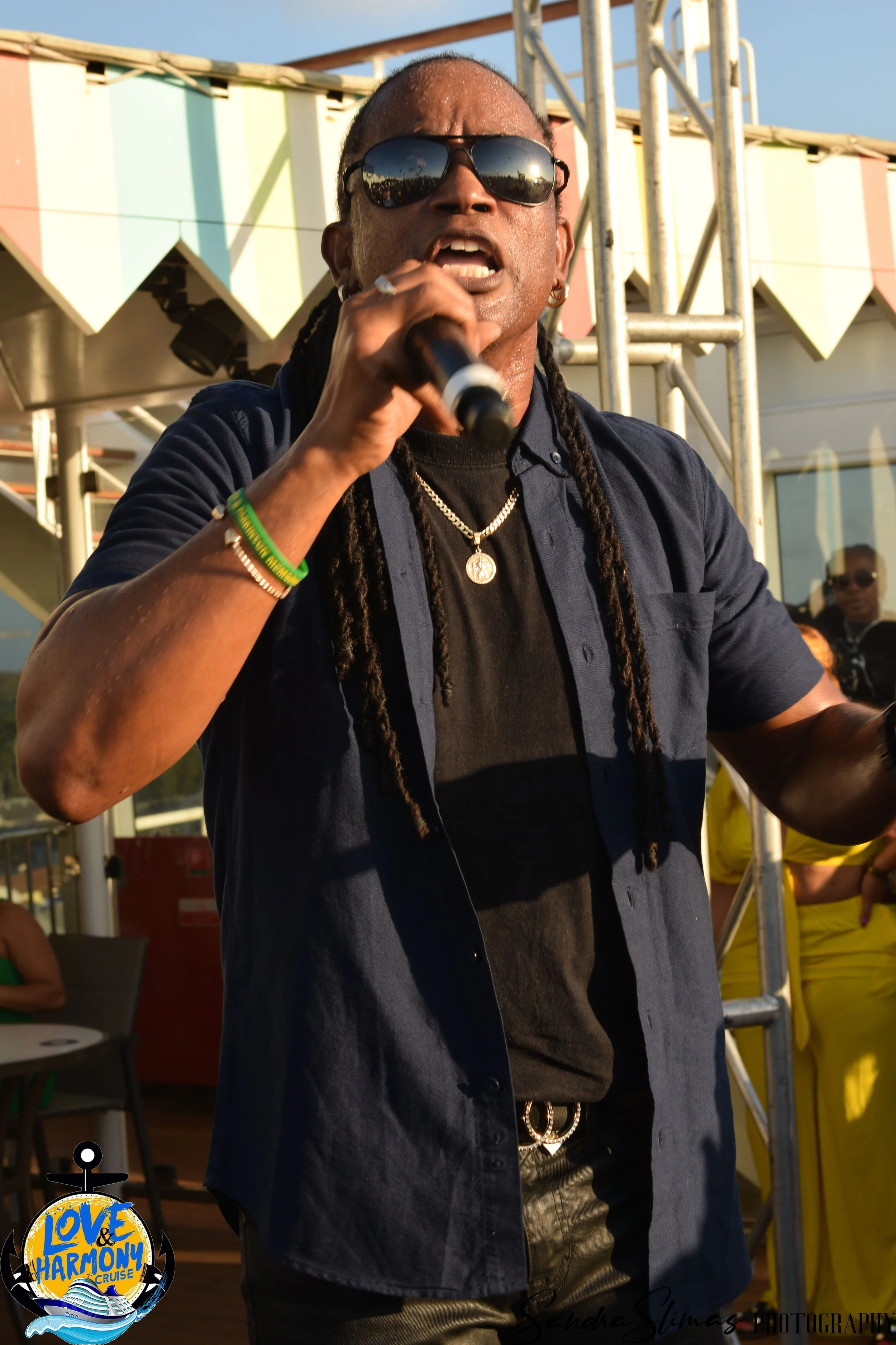 INTERNATIONAL FLAG PARTY & EDWIN YEARWOOD