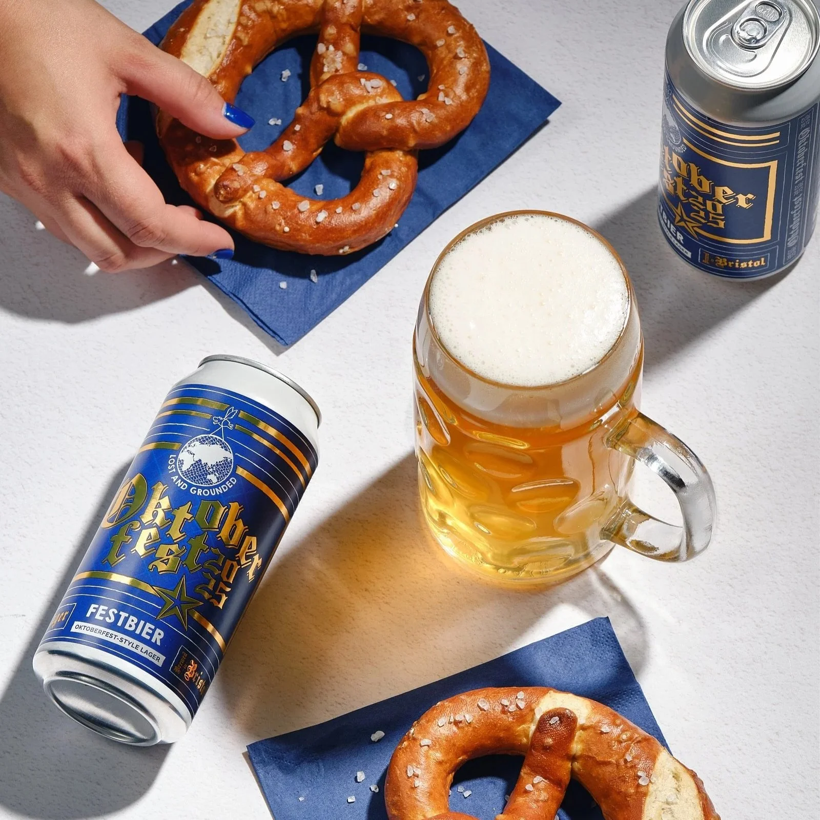 Lost%26Grounded_Festbier25%28Sep2025%29__035_With_hand%28web%29.jpg