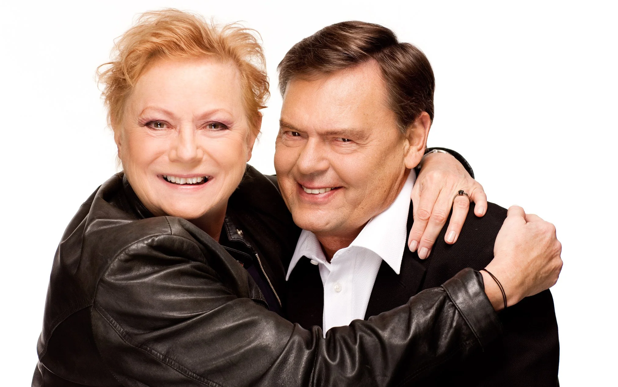 Pressefotografering Lisbeth Dahl og Ulf Pilgaard i sorte læderjakker, farve. Ved Steen Brogaard.