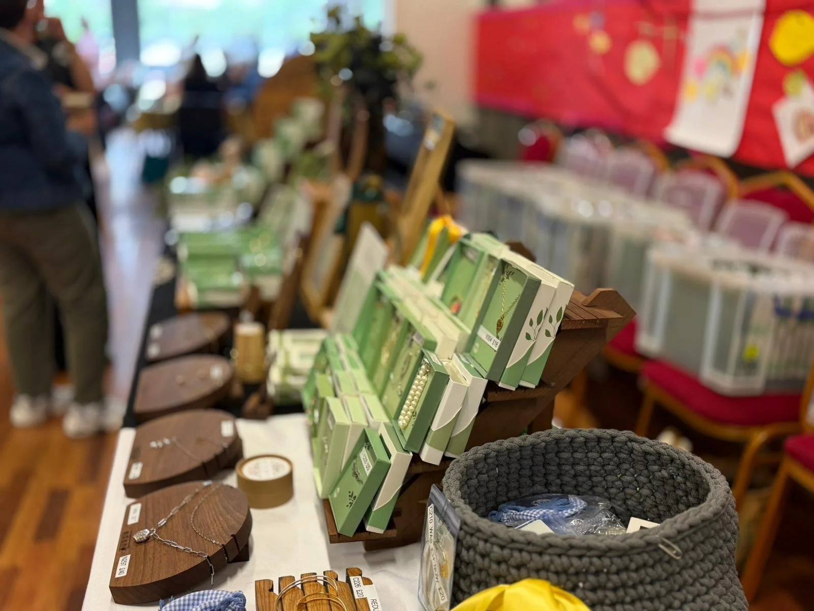 EDEN Gifts Stand