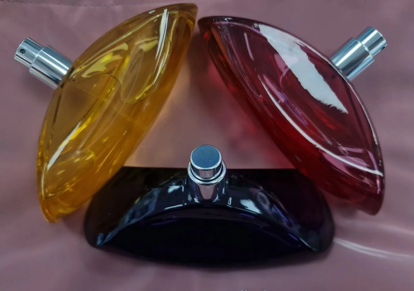 Experience a new era of fragrance 

Introducing euphoria elixirs. Live out the fantasy in three distinct scents designed to elevate the senses. Each paired with a unique orchid accord and vanilla for a captivating energy.