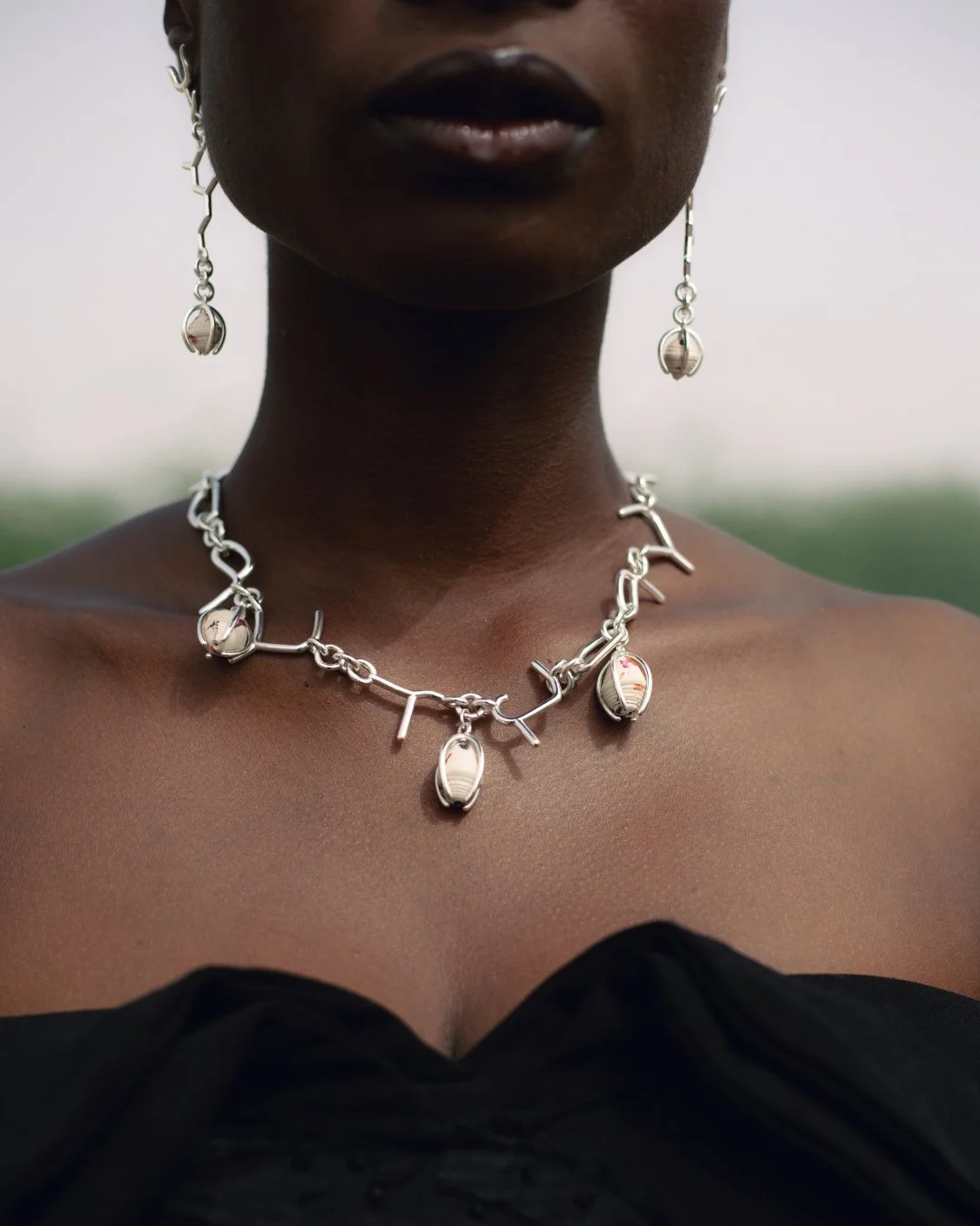 Udiri is a conscious design house crafting timeless jewellery and objects through sustainable form. ⁠
⁠
Each piece is shaped by the hands of displaced and refugee women artisans and carries a story of resilience and renewal. ⁠
⁠
Through its circular 