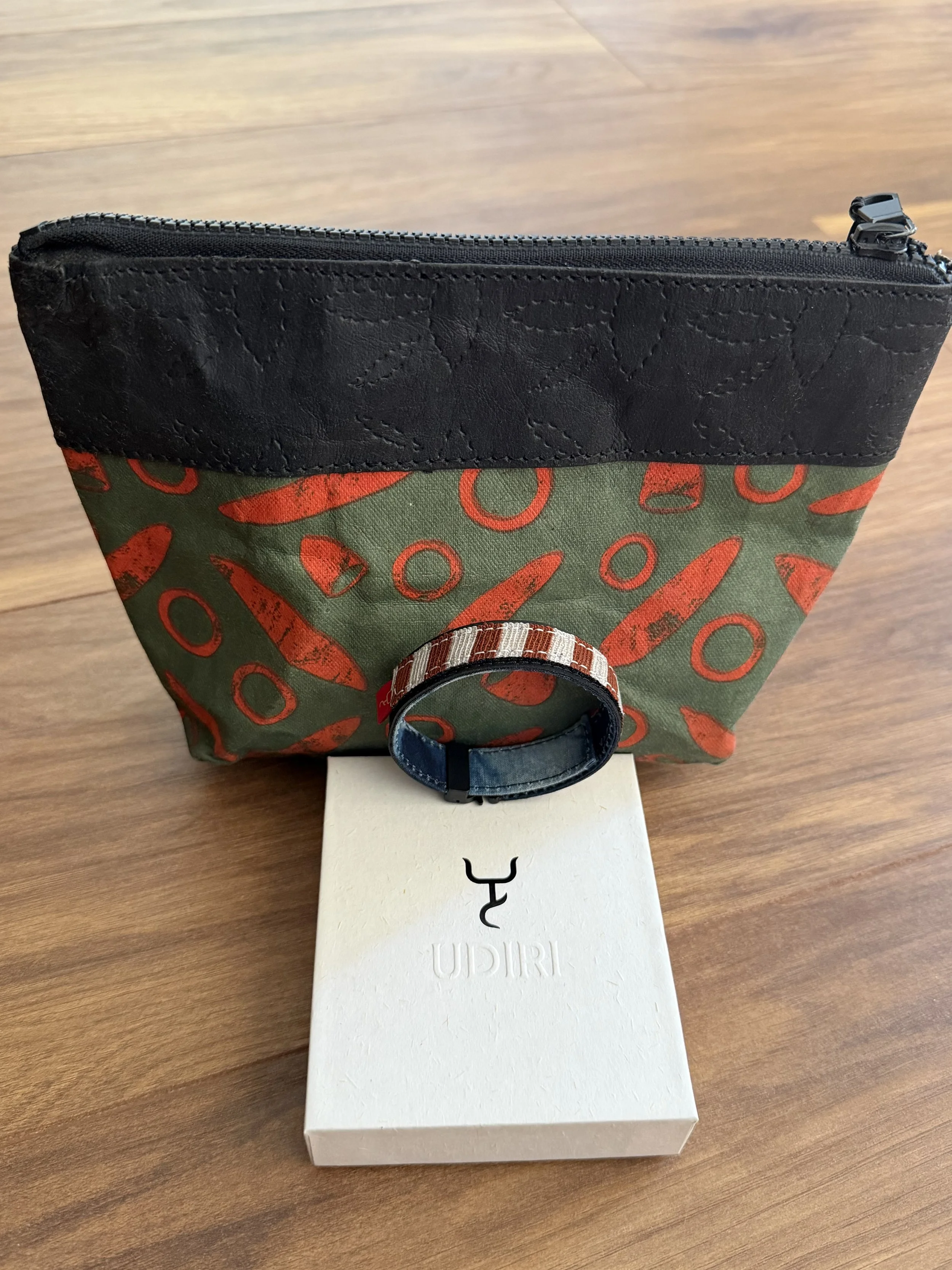 Udiri bracelet and bag