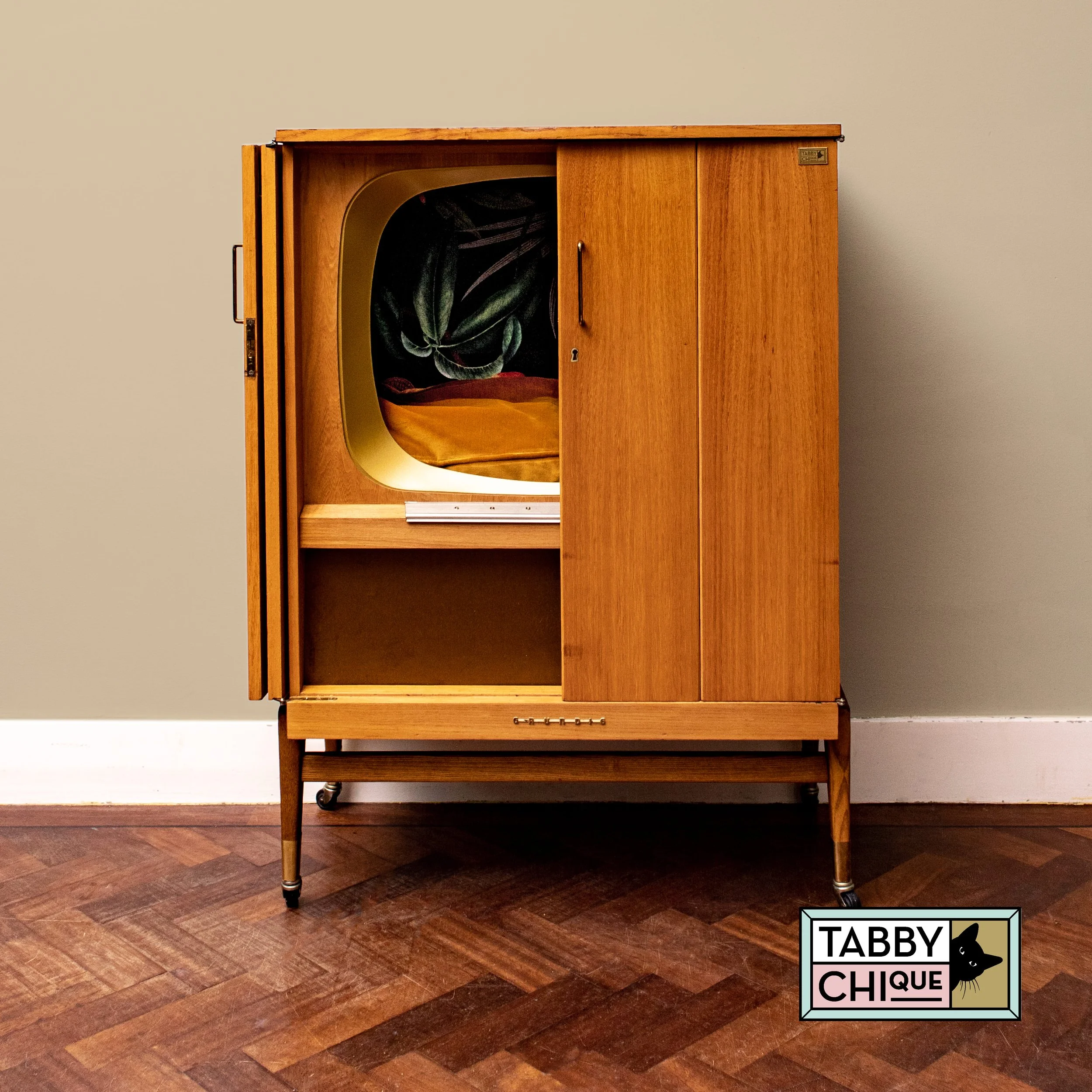 VINTAGE TV KATTENMEUBEL