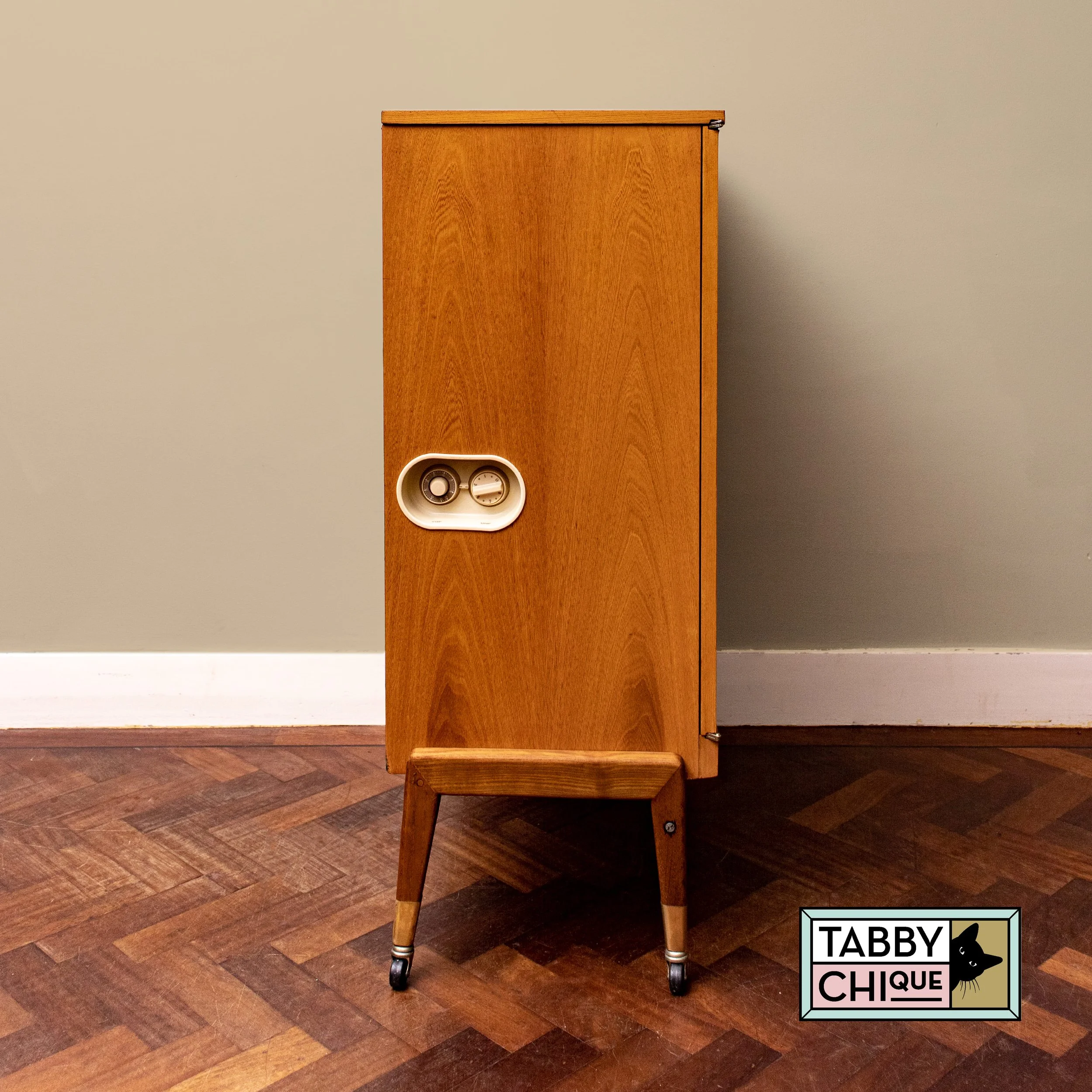VINTAGE TV KATTENMEUBEL