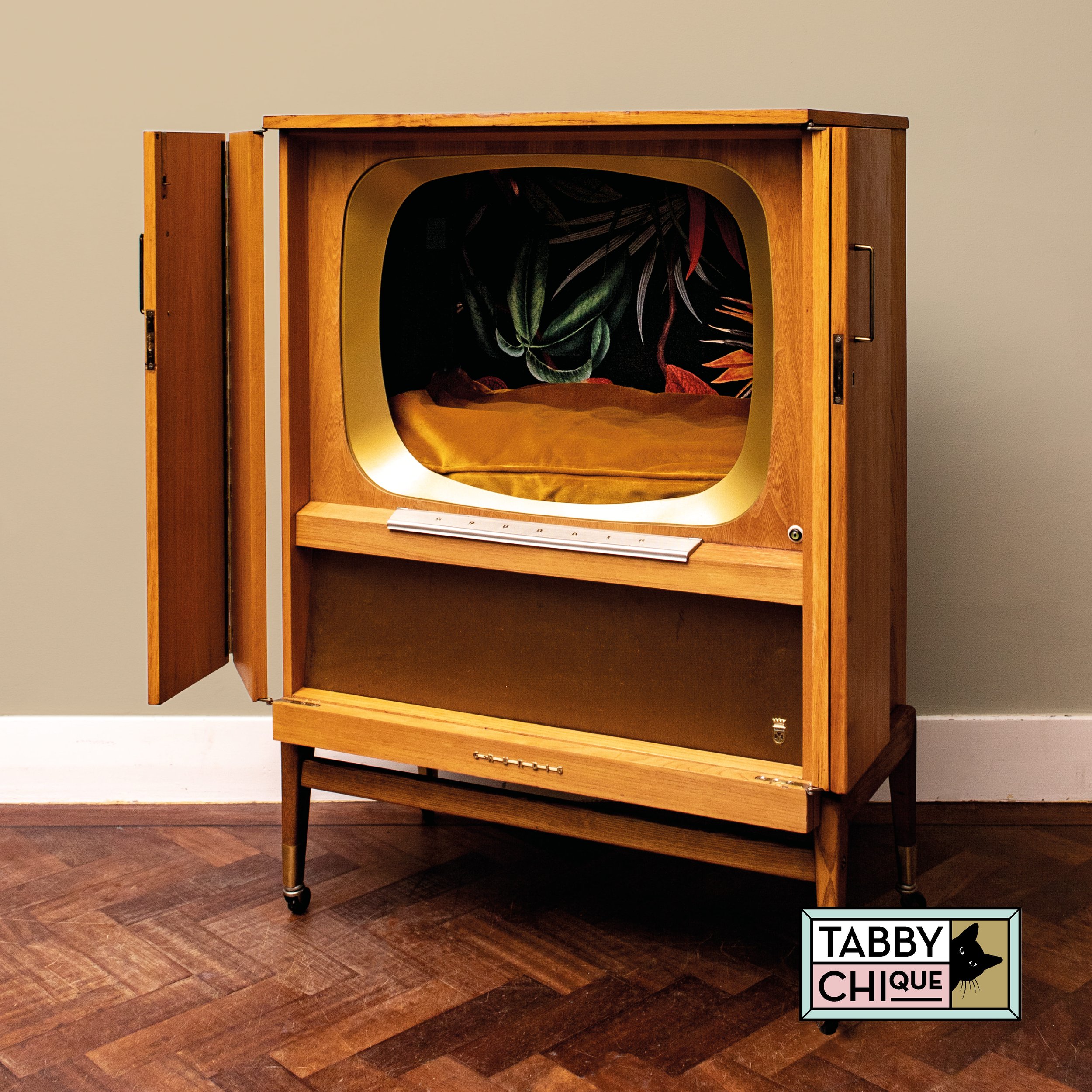 VINTAGE TV KATTENMEUBEL