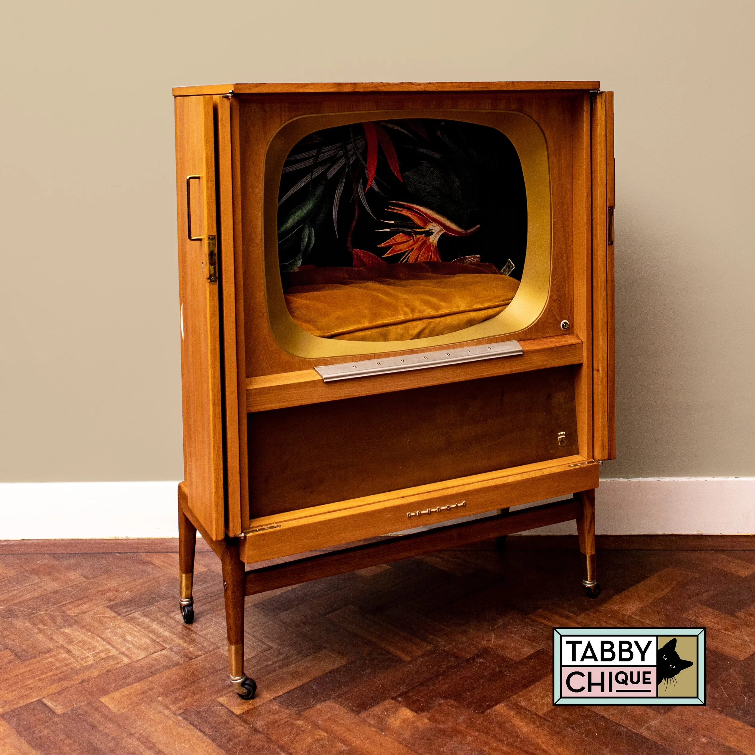 VINTAGE TV KATTENMEUBEL