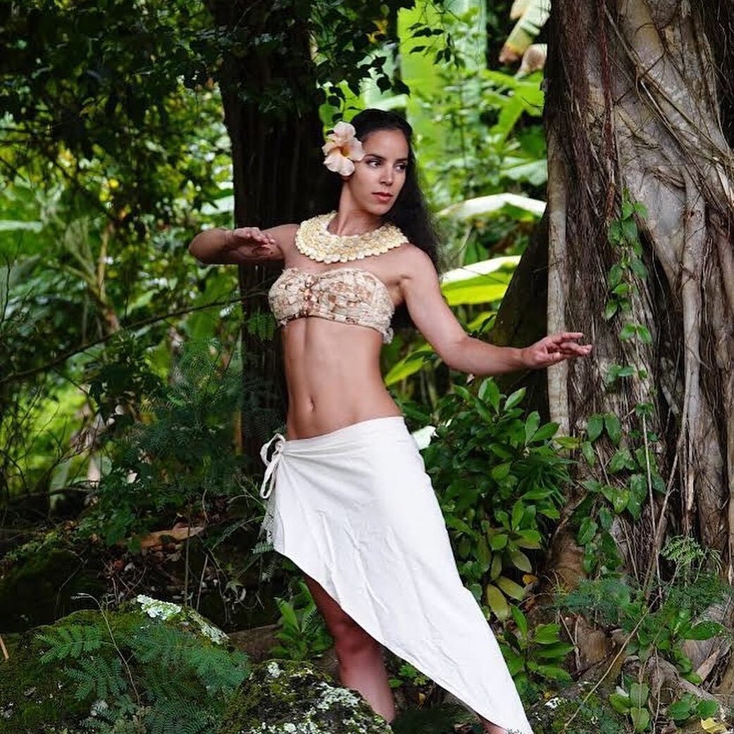 Meet Tehani Robinson &bull; Lead 'Ori Tahiti Instructor

Tehani began dancing 'Ori Tahiti as she was learning to walk. Trained under some of the most renowned 'Ori Tahiti groups, Tehani is now the lead 'Ori Tahiti instructor at LSHO and in 2019, @teh