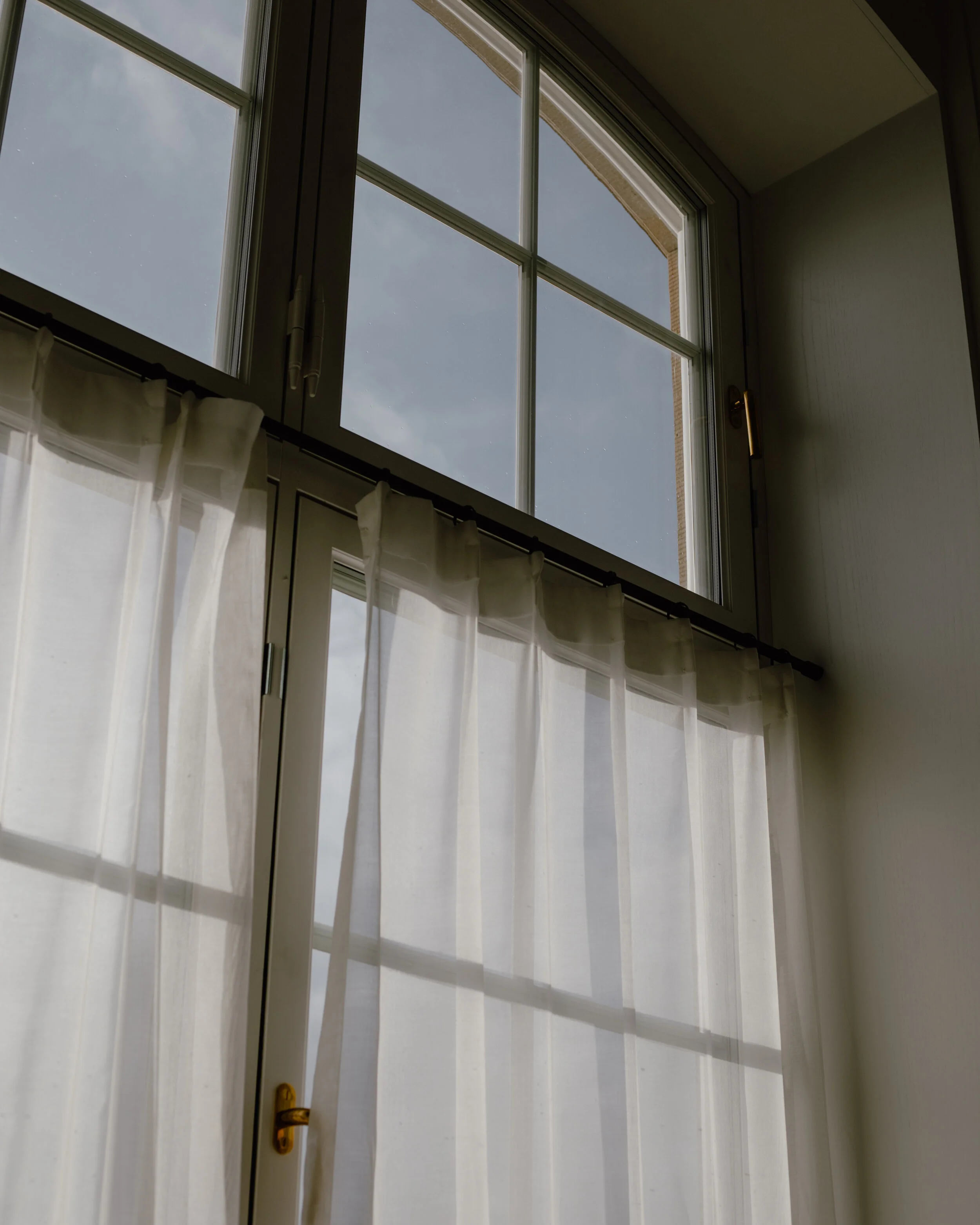 The window is facing the train tracks, but it didn’t bother us.