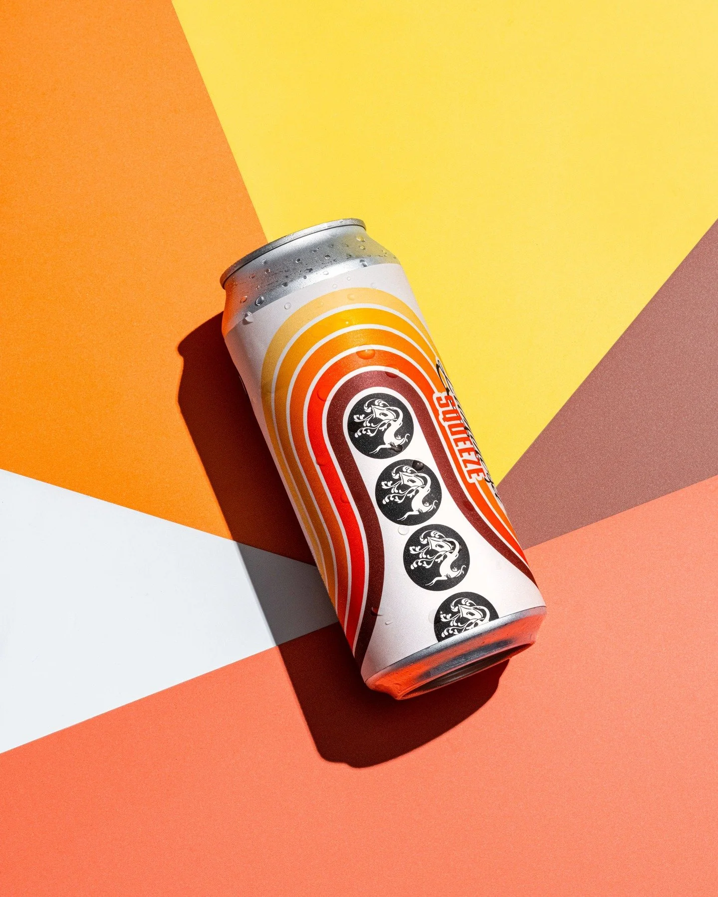 We checked the weather app, and it's looking extra sunny today.

Luminosa Squeeze is a bright and boisterous IPA featuring the Luminosa hop. This variety is sweet and fruity without any lingering pine notes. It's as juicy as it gets.

It also kicks o