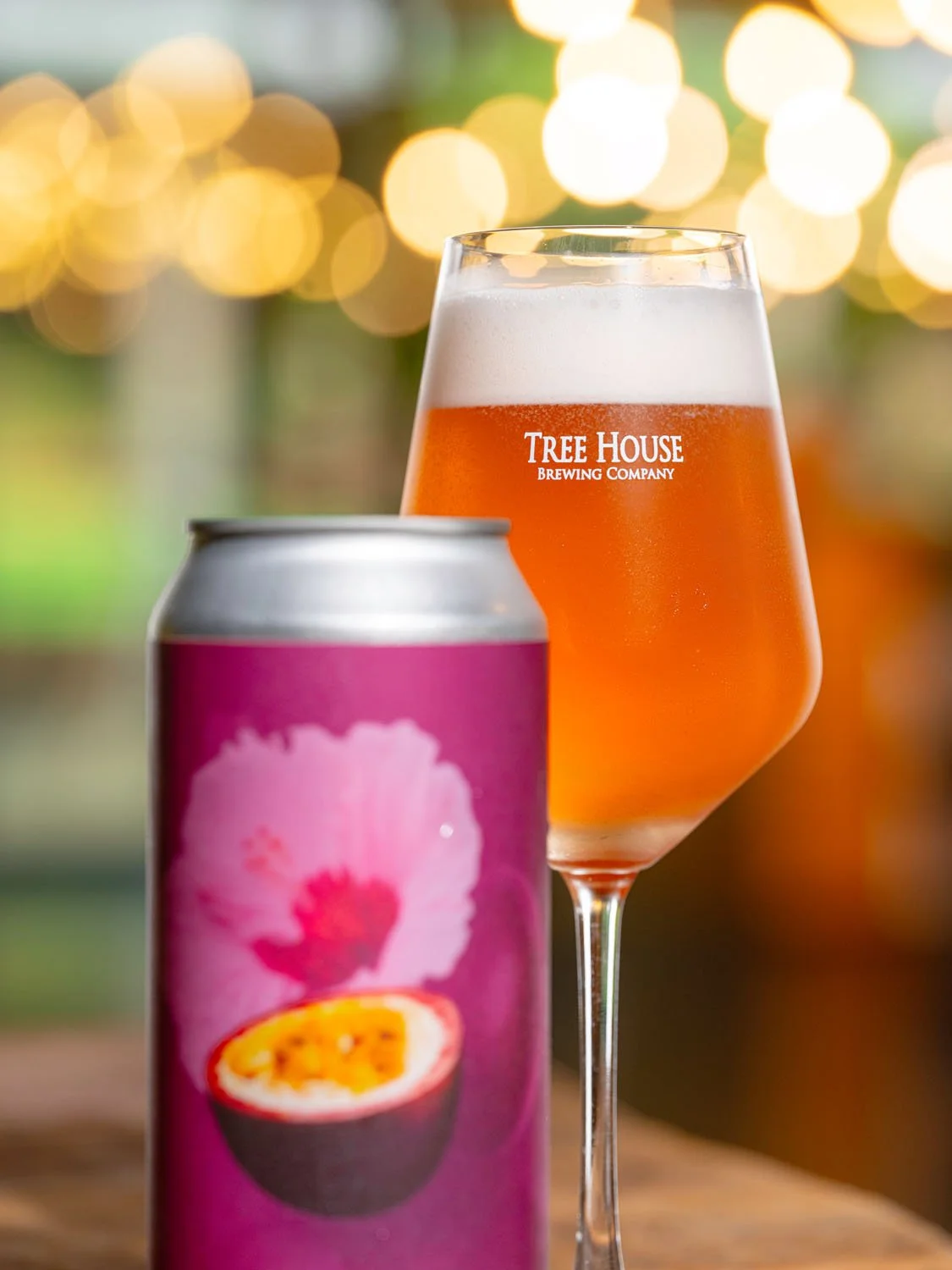 Our Tart series is mild and refreshing first and foremost, and today's release gets an extra tangy tropical twist.

This approachable sour is conditioned on hibiscus flowers and passionfruit puree for a lip-smackingly good time!

#productphotography 