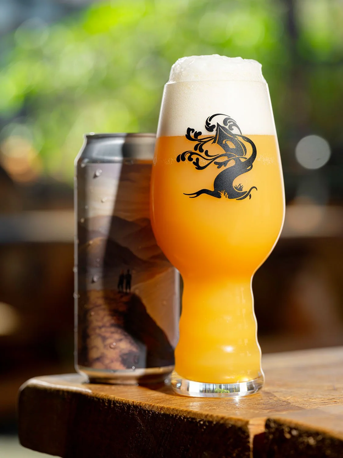 Land of the Long White Cloud was one of the first beers to focus on the incredible Peacharine hop. This soft and juicy Double IPA bursts with notes of apricot, floral peach, and tropical citrus.

New Zealand is a land of hidden treasures; the hops gr