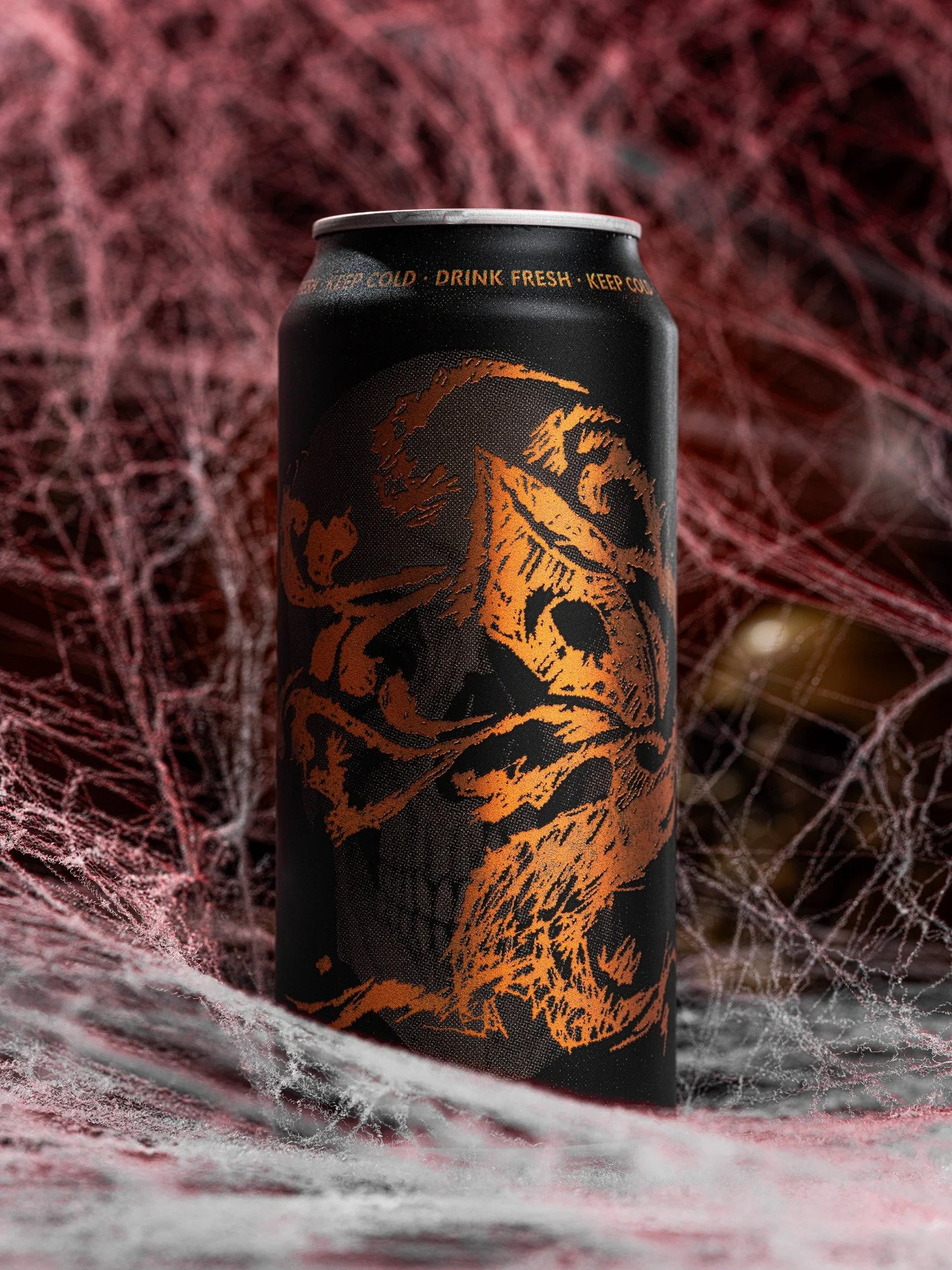 For no mere mortal can resist
The Evil of the Julius.

☠️🕸️🕷️🕸️☠️

#productphotography #productphotodaily #photography #craftbeer #treehousebrewing #beergram #beerstagram #beersandcameras #beerlover #beerbeerbeer #beerme #beergeek #beertography #b