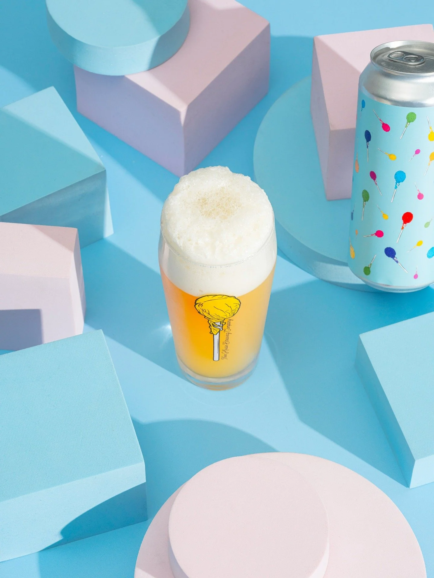 Aren't those fun-size candies the best?

Tiny Treat is our Pale Ale version of Treat, it's super crushable and bursts with sweet notes of orange candy and tropical bubblegum!

Tiny treat, big flavor.

#productphotography #productphotodaily #photograp