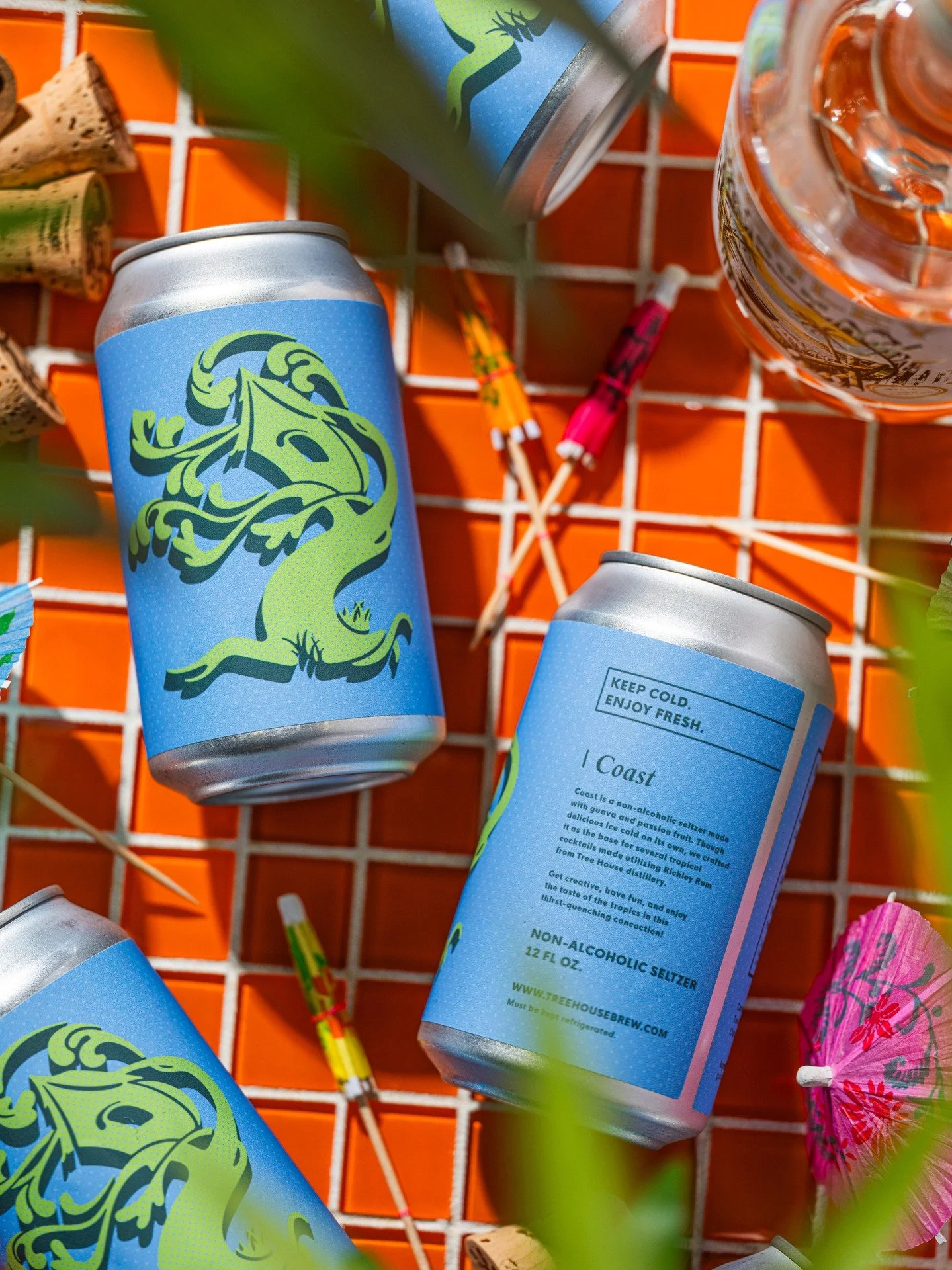 This is our desert island seltzer... literally!
Coast was freshly spun this morning, and it is tasting tropical with a capital T! Guava and passionfruit puree make this a sweet, aromatic daytime treat as well as a perfect base for a spritzy cocktail